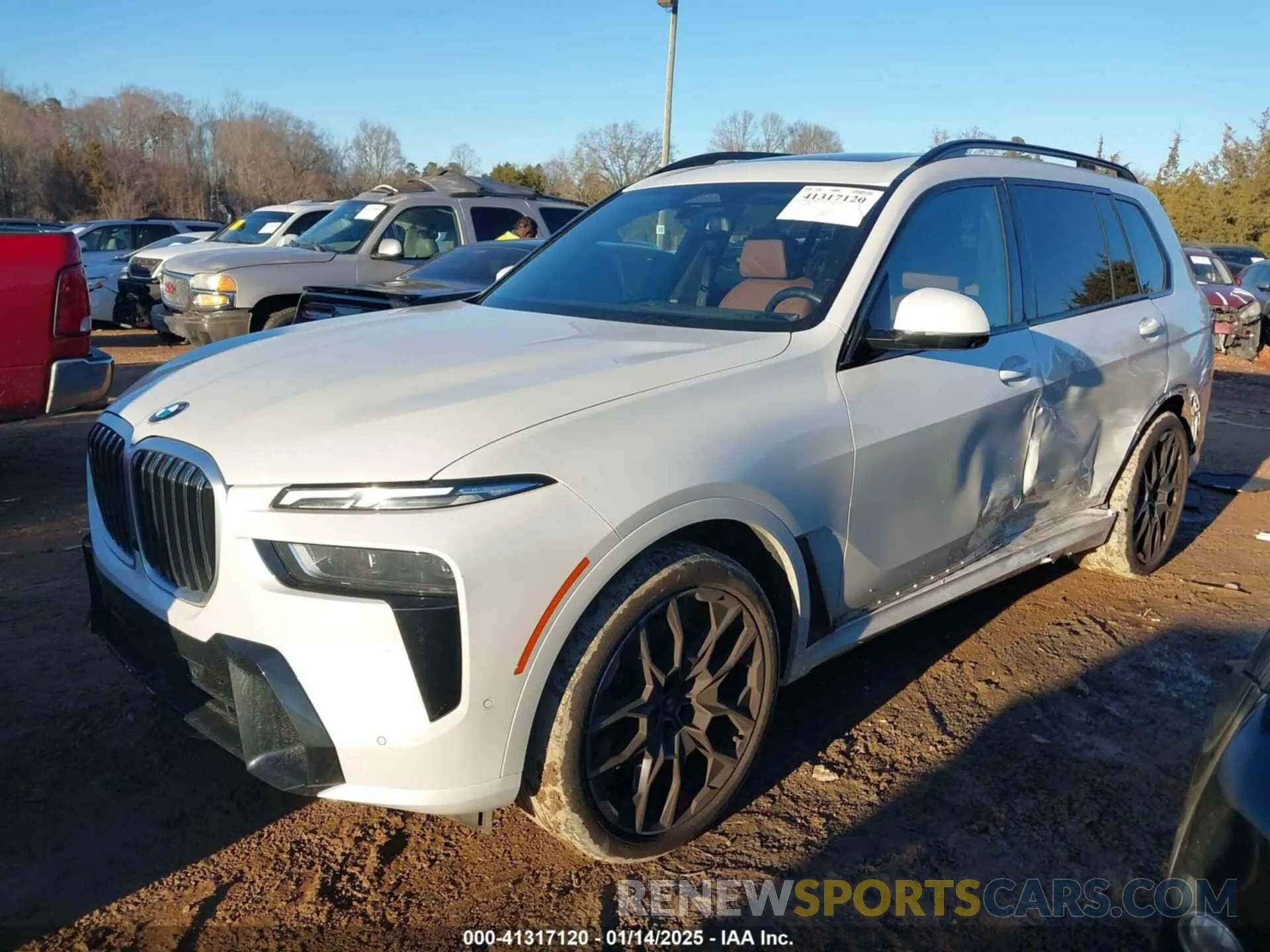 2 fotografías del automóvil dañado 5UX23EM00P9P66175 BMW X7 2023