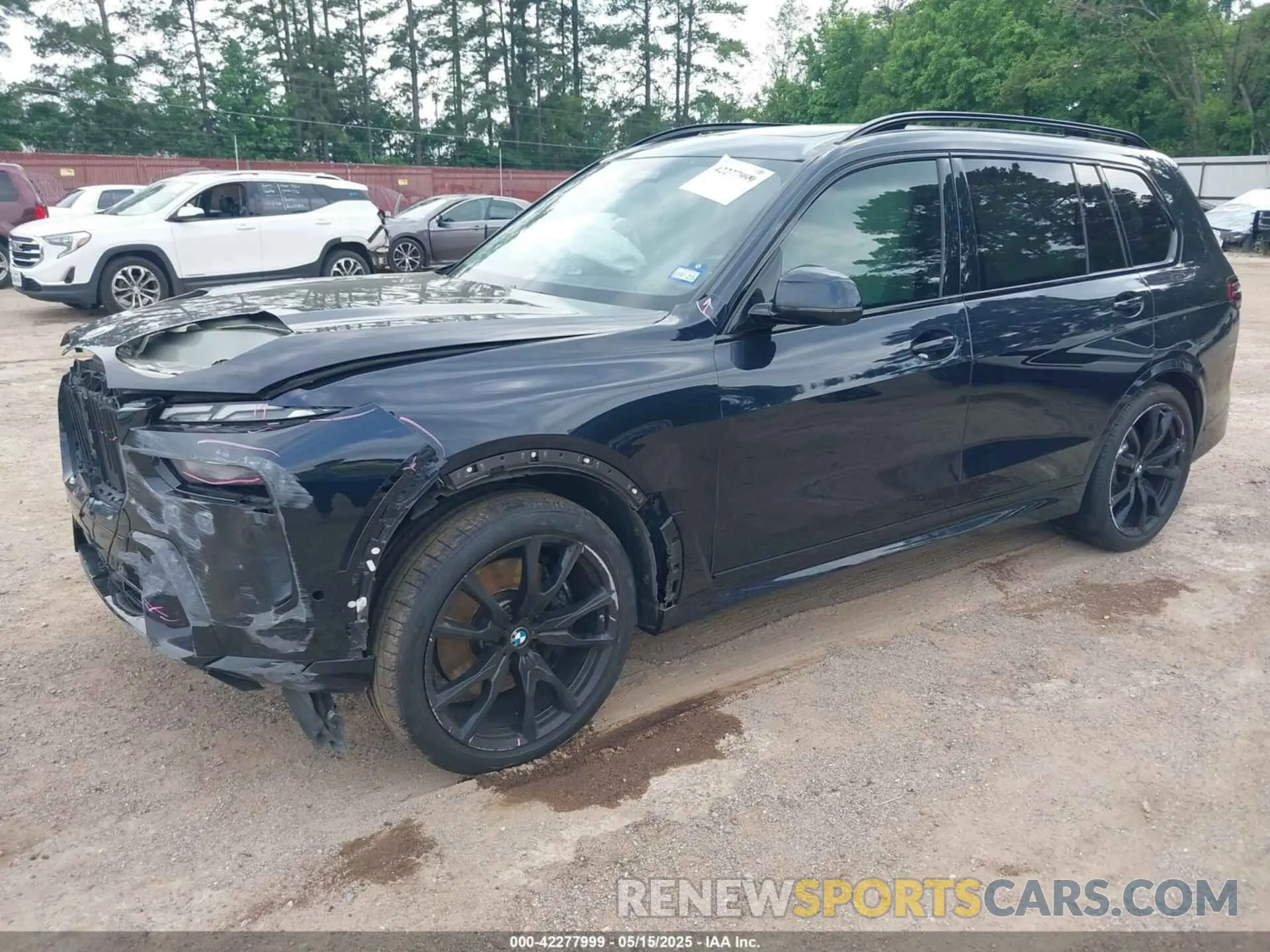 2 fotografías del automóvil dañado 5UX23EM00P9R09660 BMW X7 2023