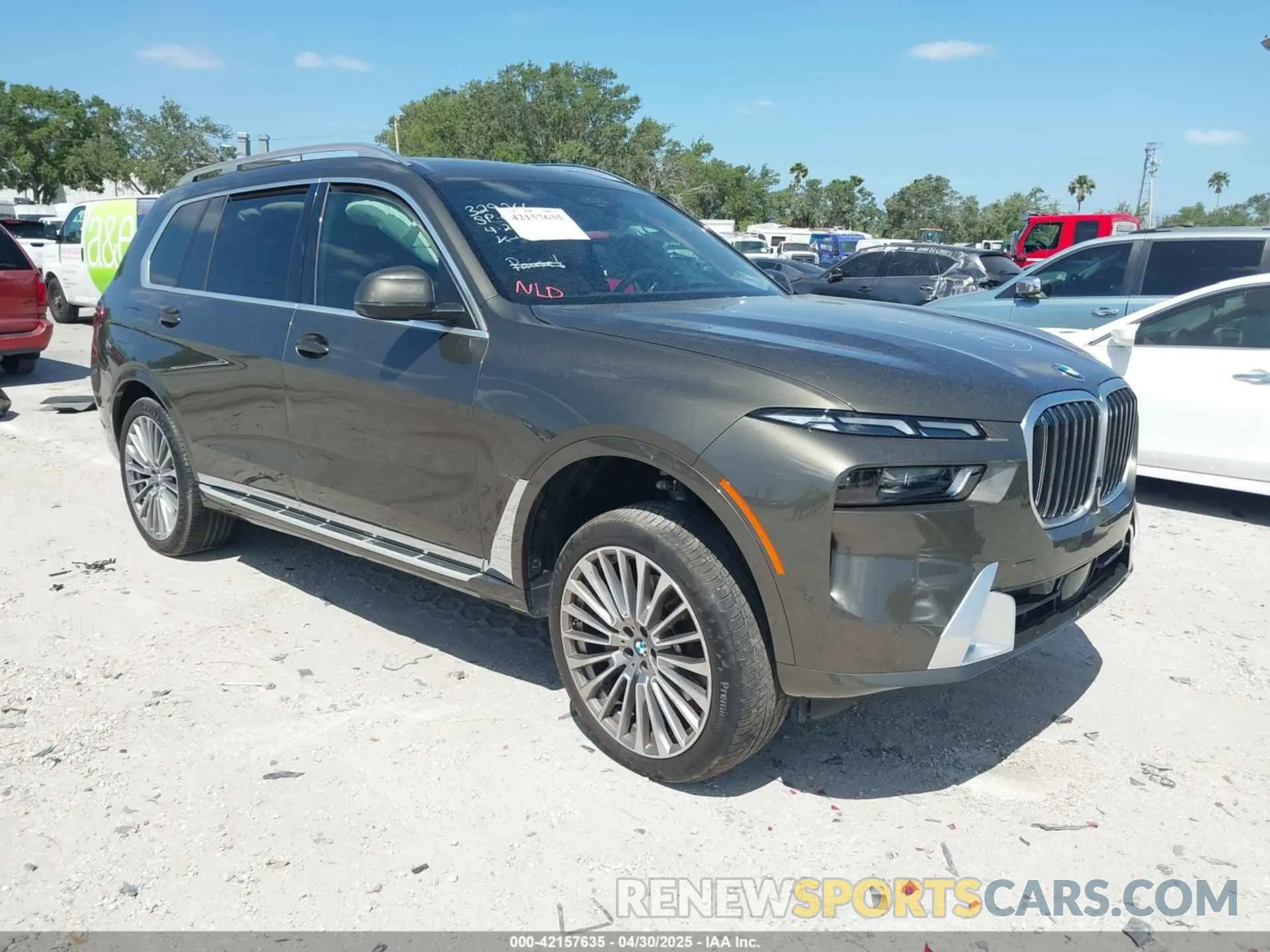 1 fotografías del automóvil dañado 5UX23EM03P9R84076 BMW X7 2023