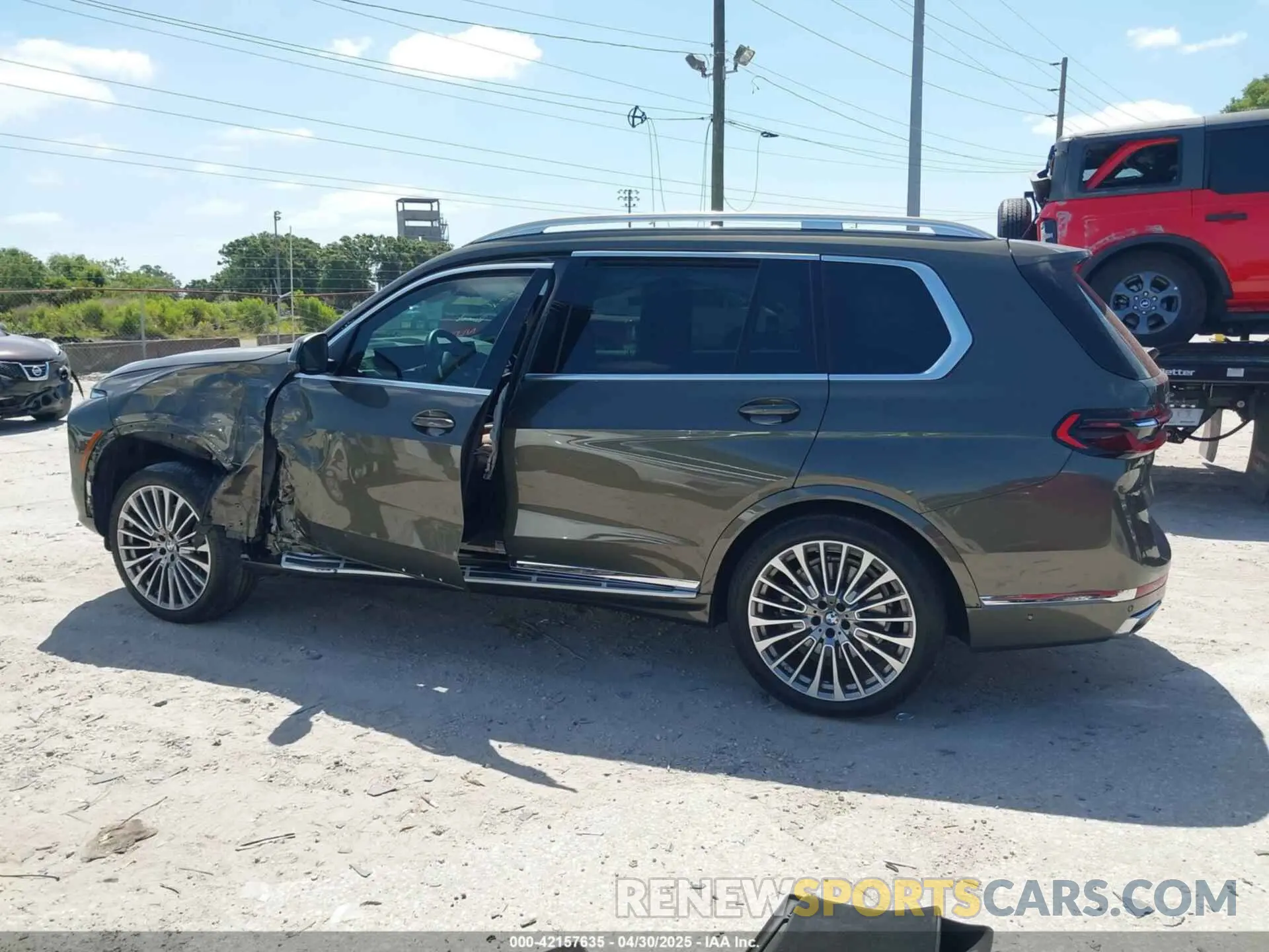 14 fotografías del automóvil dañado 5UX23EM03P9R84076 BMW X7 2023