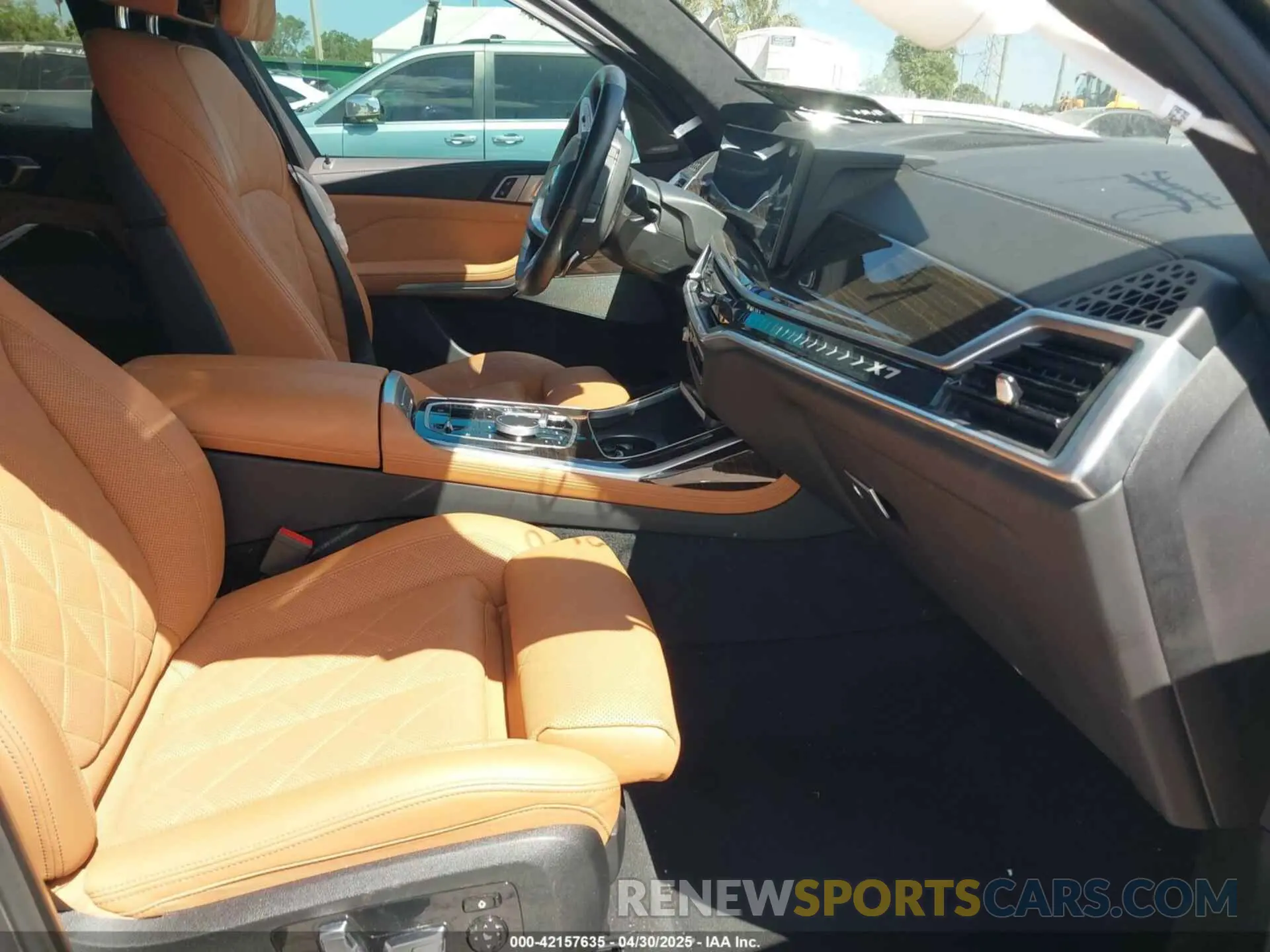 5 fotografías del automóvil dañado 5UX23EM03P9R84076 BMW X7 2023