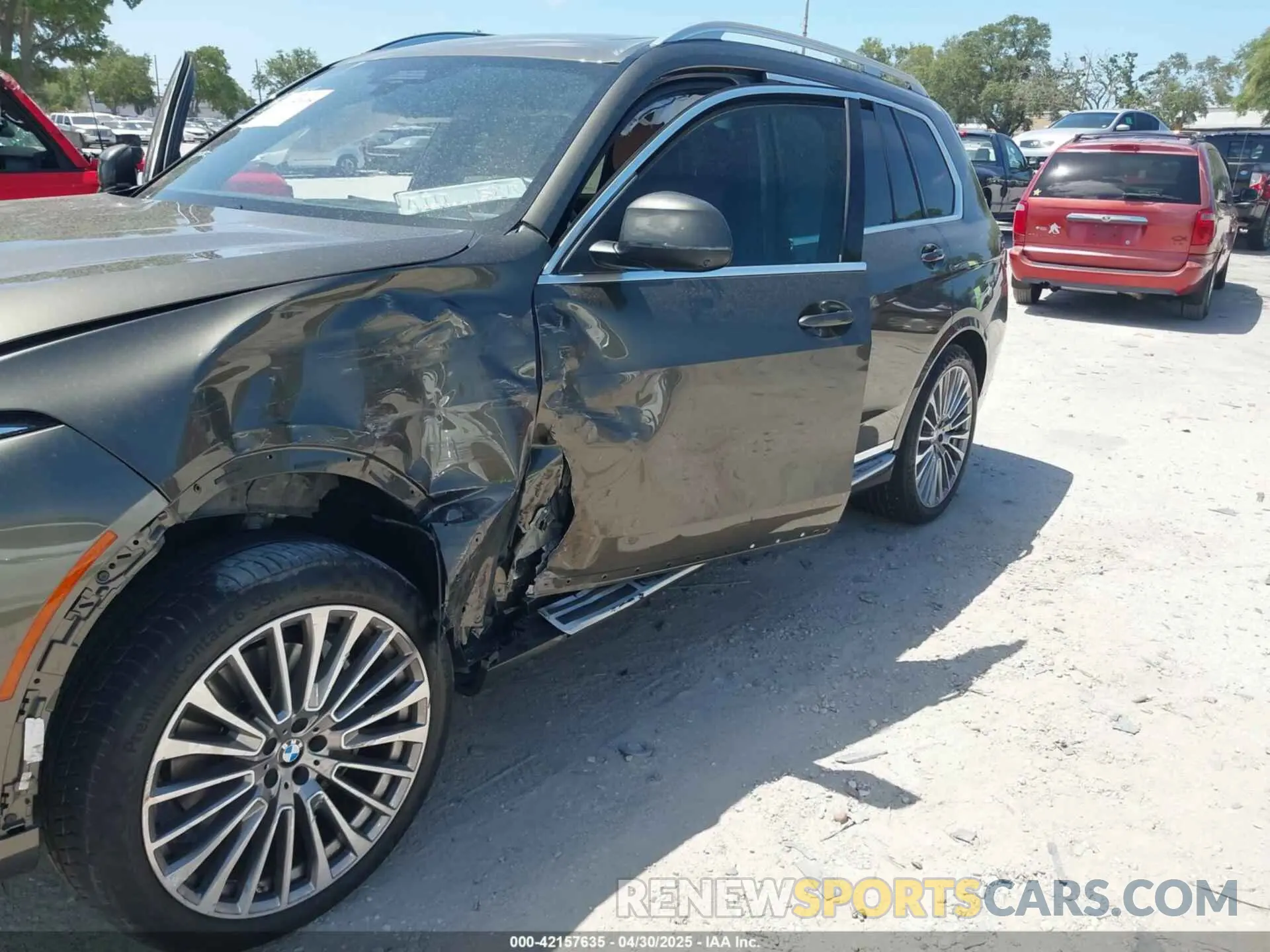 6 fotografías del automóvil dañado 5UX23EM03P9R84076 BMW X7 2023