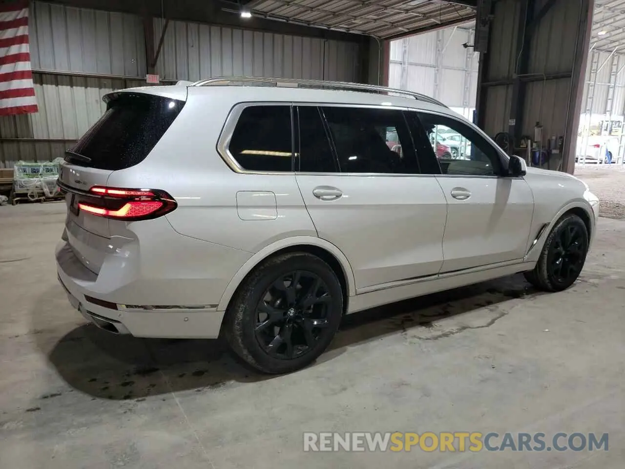 3 fotografías del automóvil dañado 5UX23EM07P9P50264 BMW X7 2023