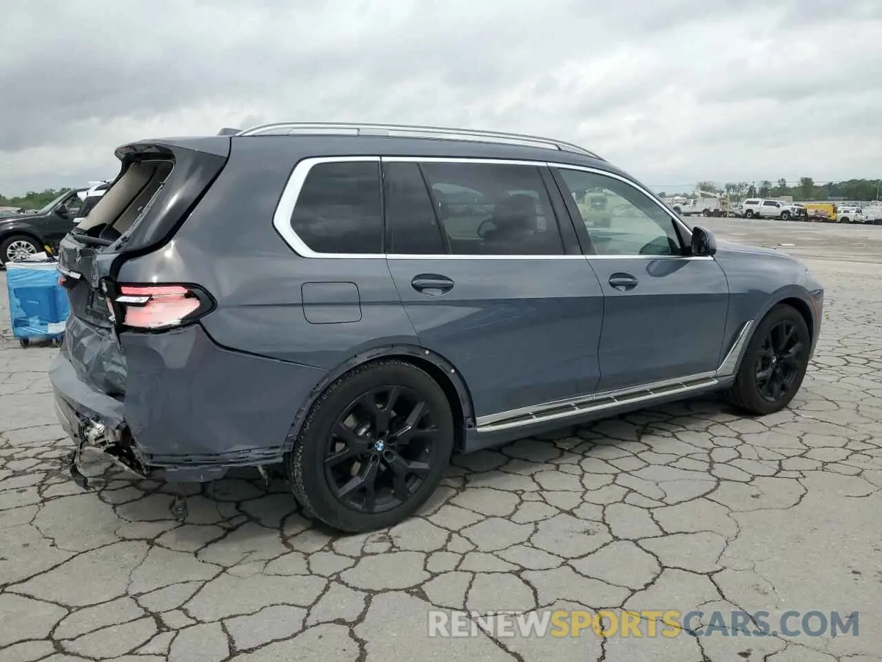 3 fotografías del automóvil dañado 5UX23EM08P9N85017 BMW X7 2023