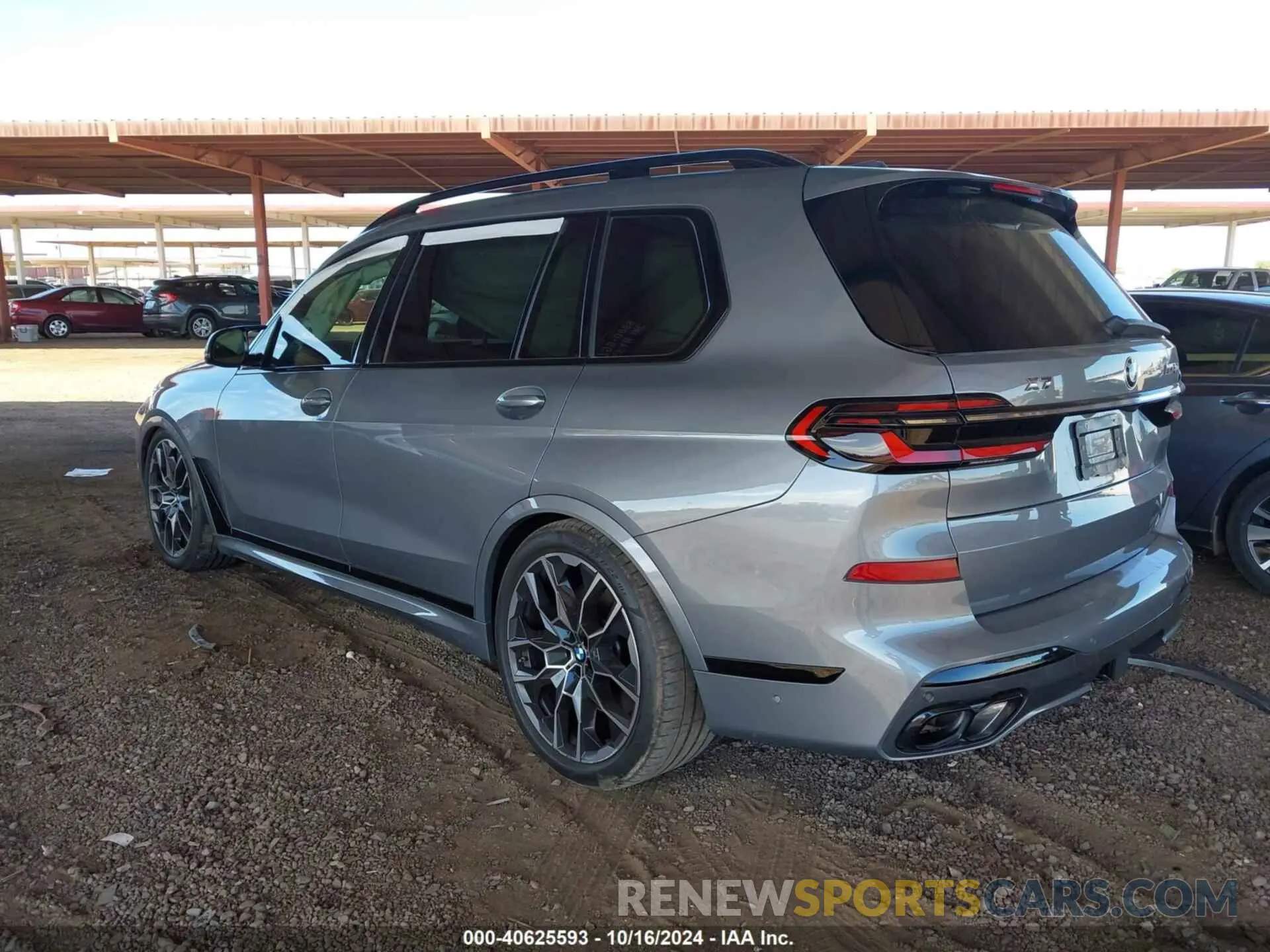 3 fotografías del automóvil dañado 5UX33EM0XP9N87811 BMW X7 2023