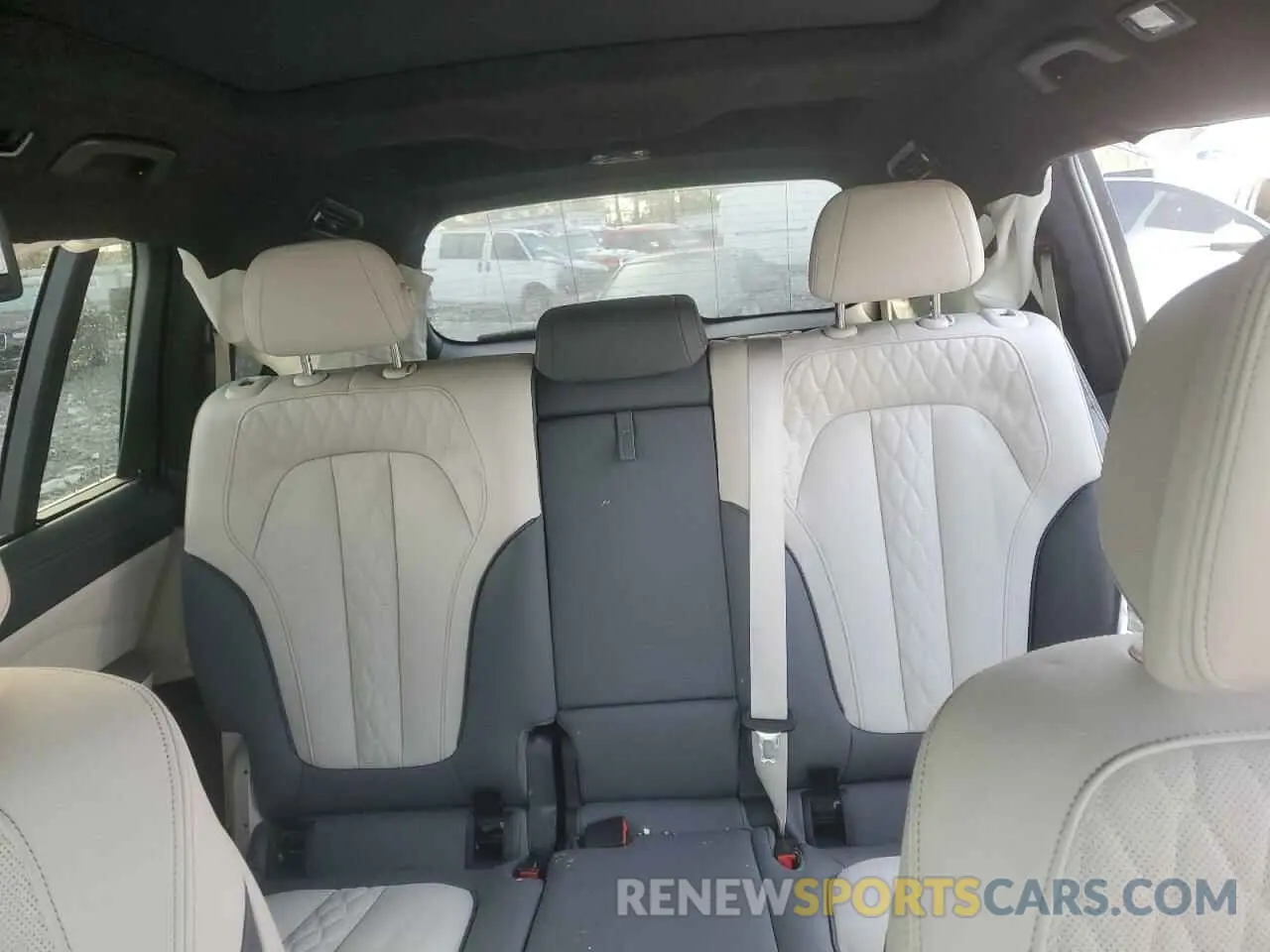 10 fotografías del automóvil dañado 5UX23EM01R9U20896 BMW X7 2024