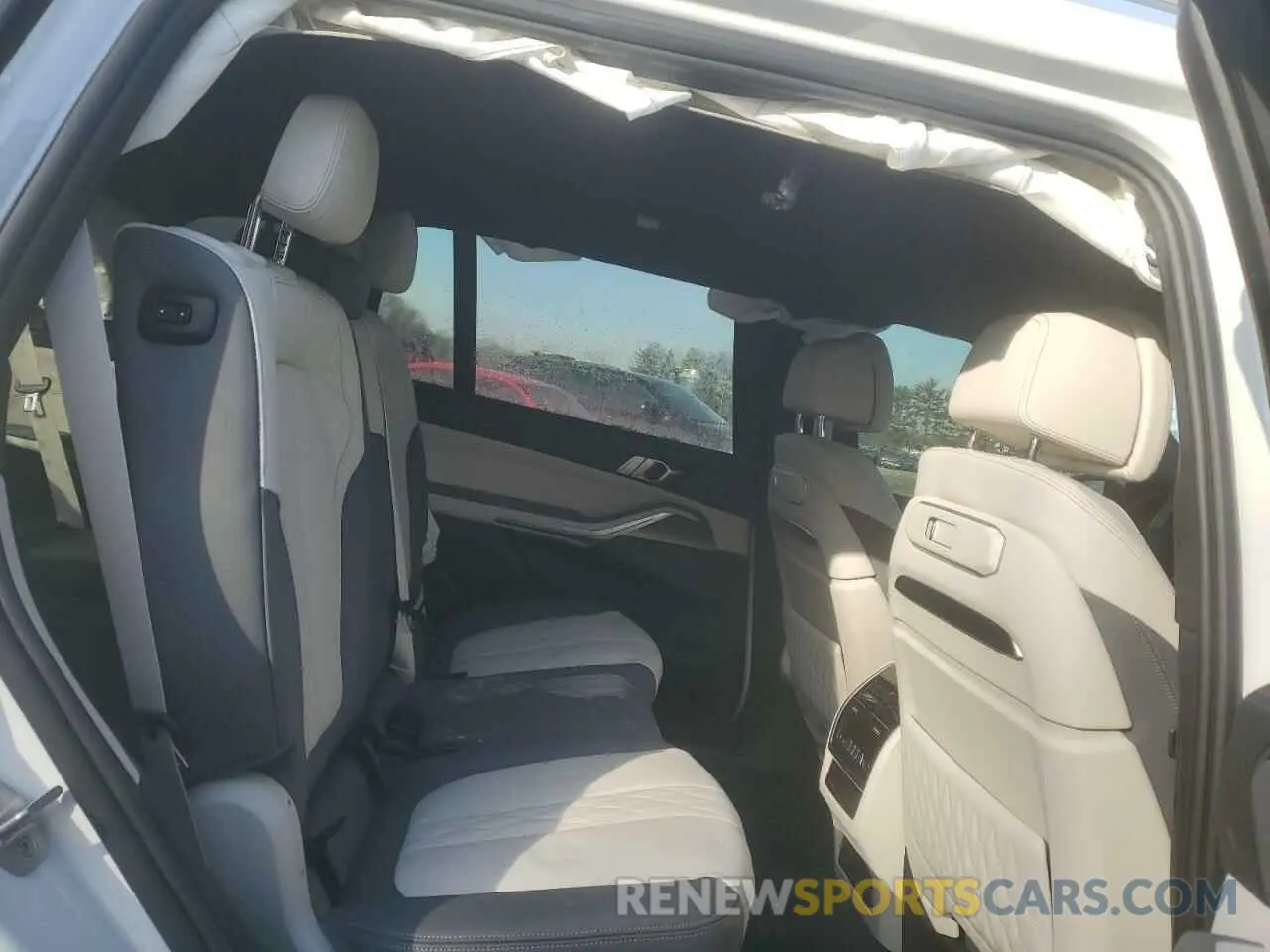 11 fotografías del automóvil dañado 5UX23EM01R9U20896 BMW X7 2024