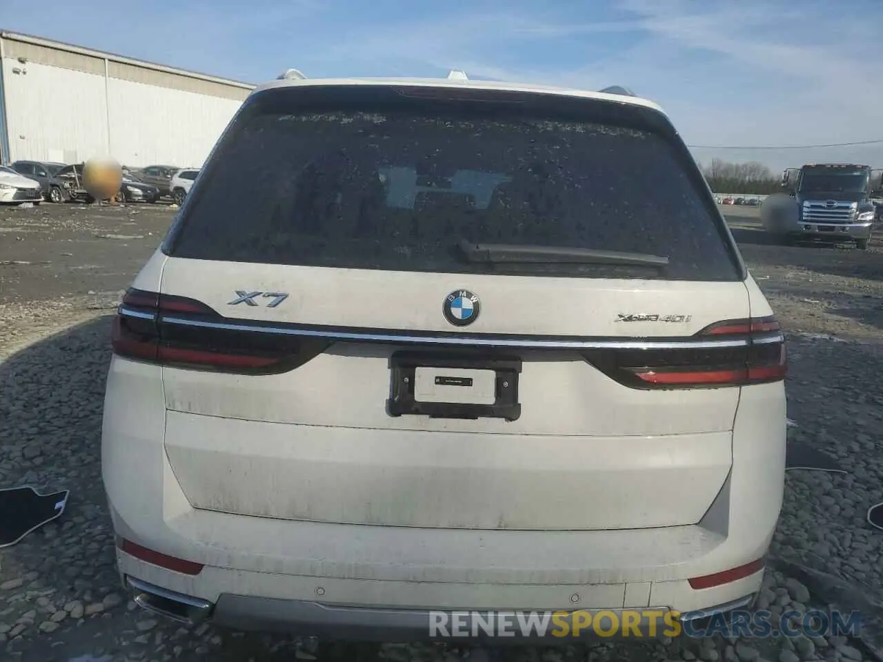 6 fotografías del automóvil dañado 5UX23EM01R9U20896 BMW X7 2024