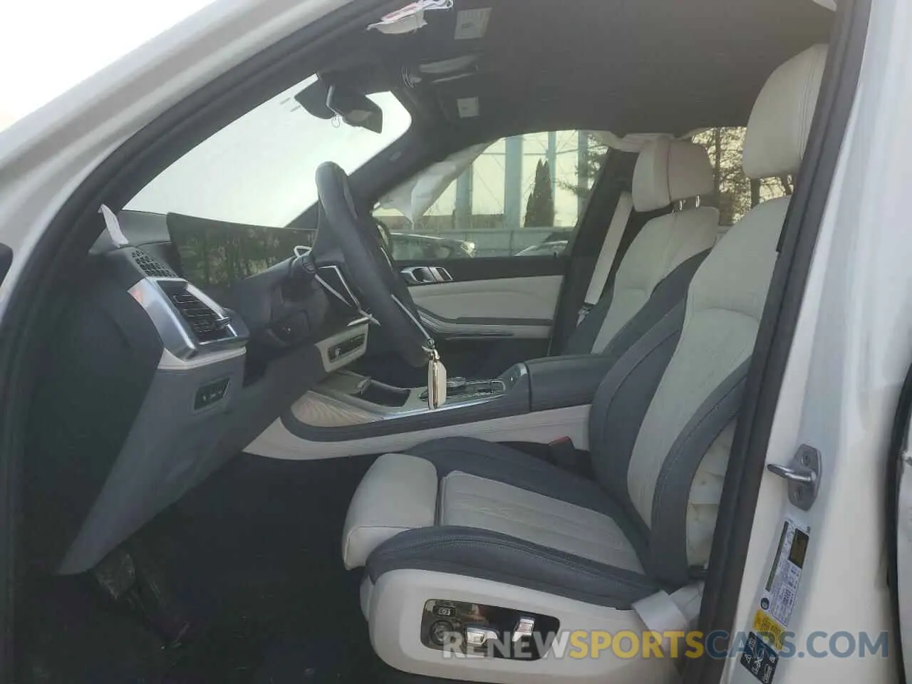 7 fotografías del automóvil dañado 5UX23EM01R9U20896 BMW X7 2024