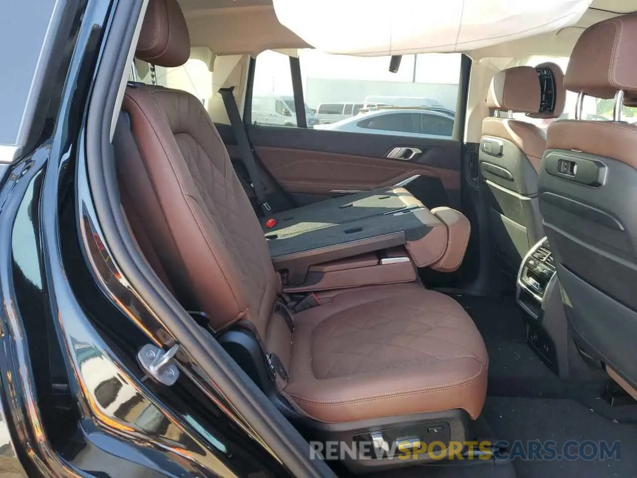 10 fotografías del automóvil dañado 5UX23EM02R9S46921 BMW X7 2024