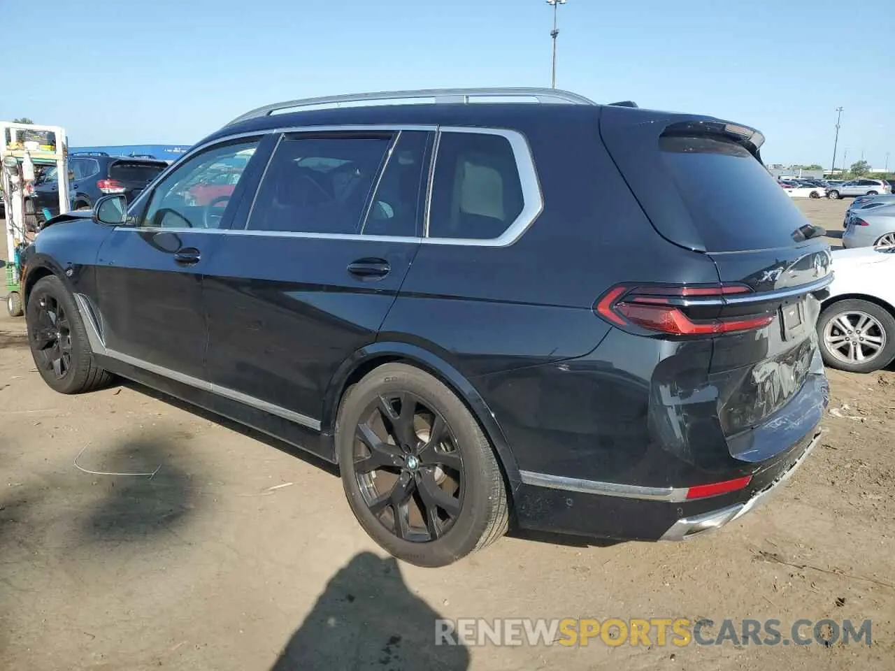 2 fotografías del automóvil dañado 5UX23EM02R9S46921 BMW X7 2024