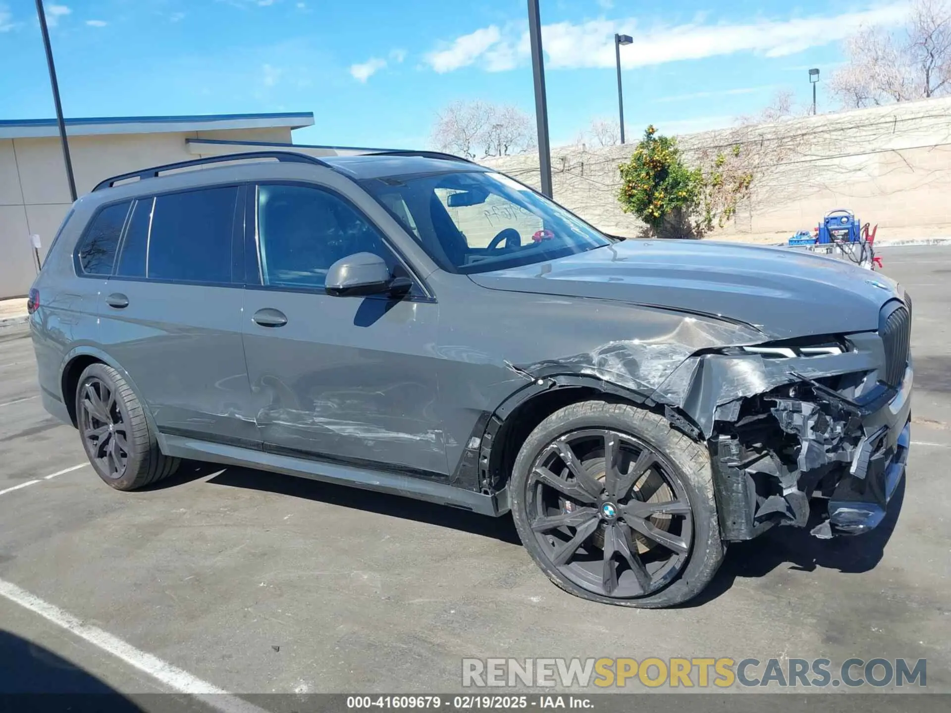 13 fotografías del automóvil dañado 5UX23EM03R9S44014 BMW X7 2024