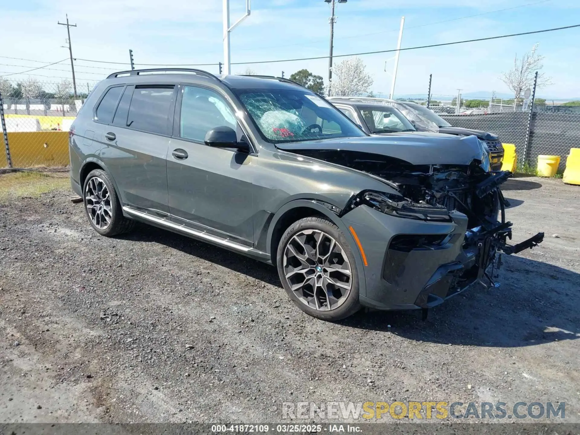 1 fotografías del automóvil dañado 5UX23EM03R9T81356 BMW X7 2024