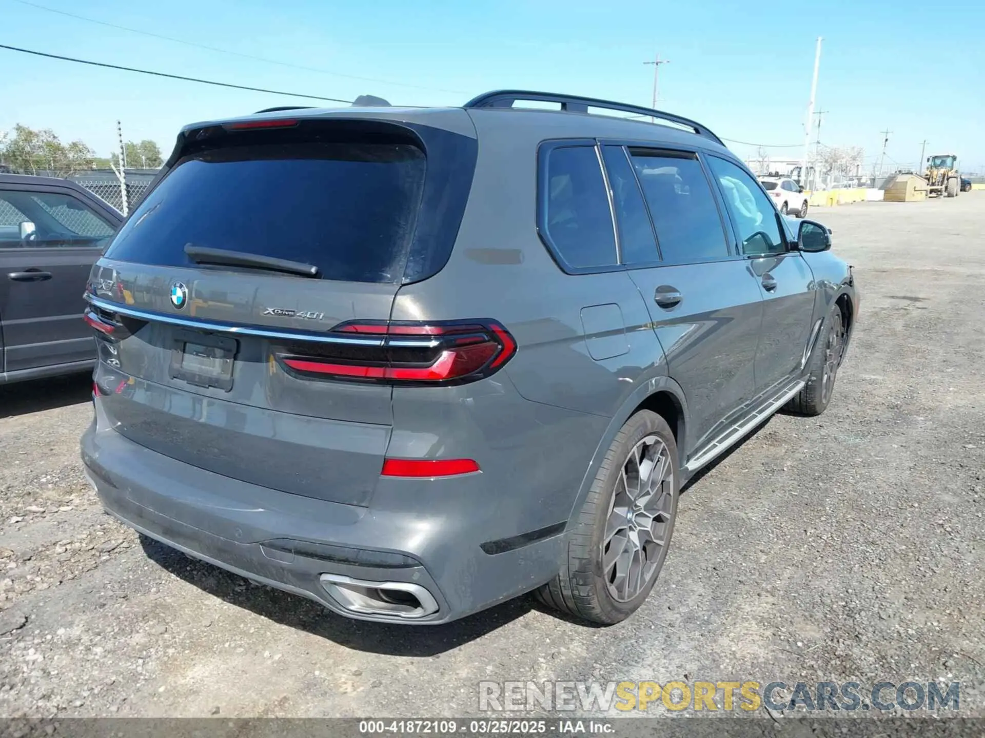 4 fotografías del automóvil dañado 5UX23EM03R9T81356 BMW X7 2024