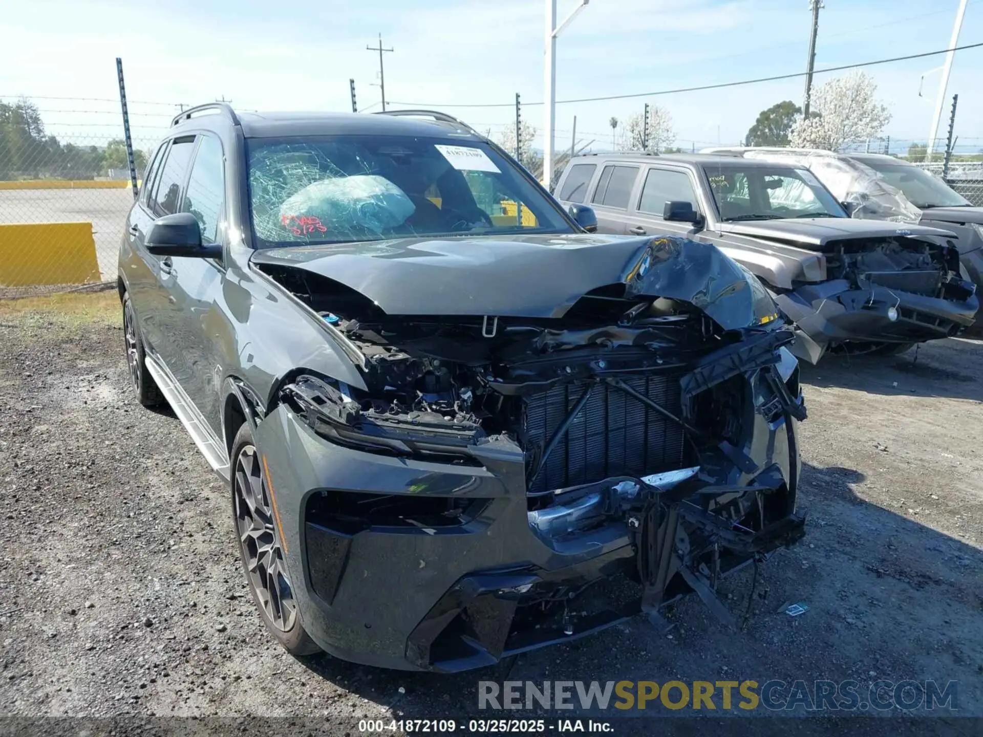 6 fotografías del automóvil dañado 5UX23EM03R9T81356 BMW X7 2024