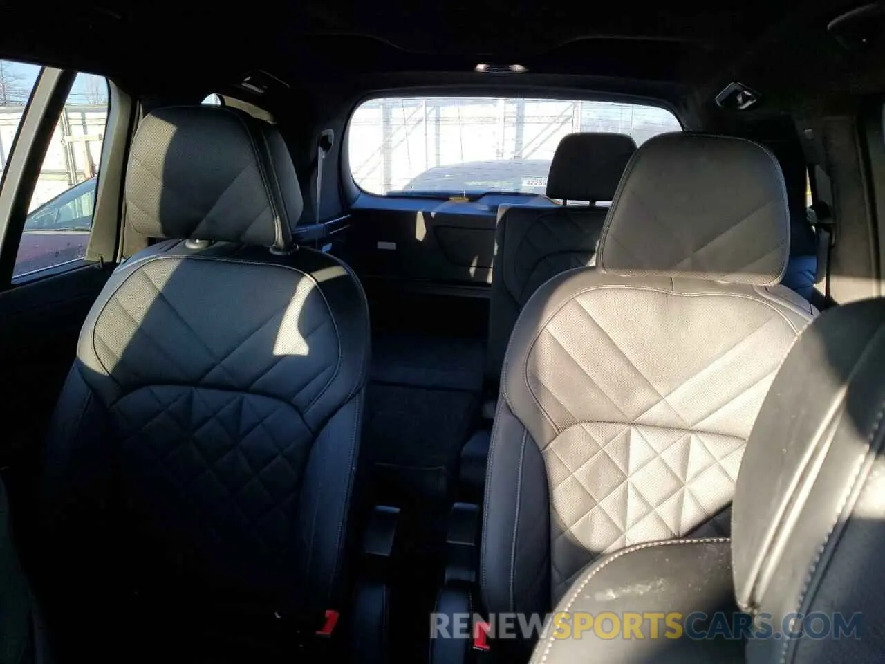 10 fotografías del automóvil dañado 5UX23EM03R9U48988 BMW X7 2024