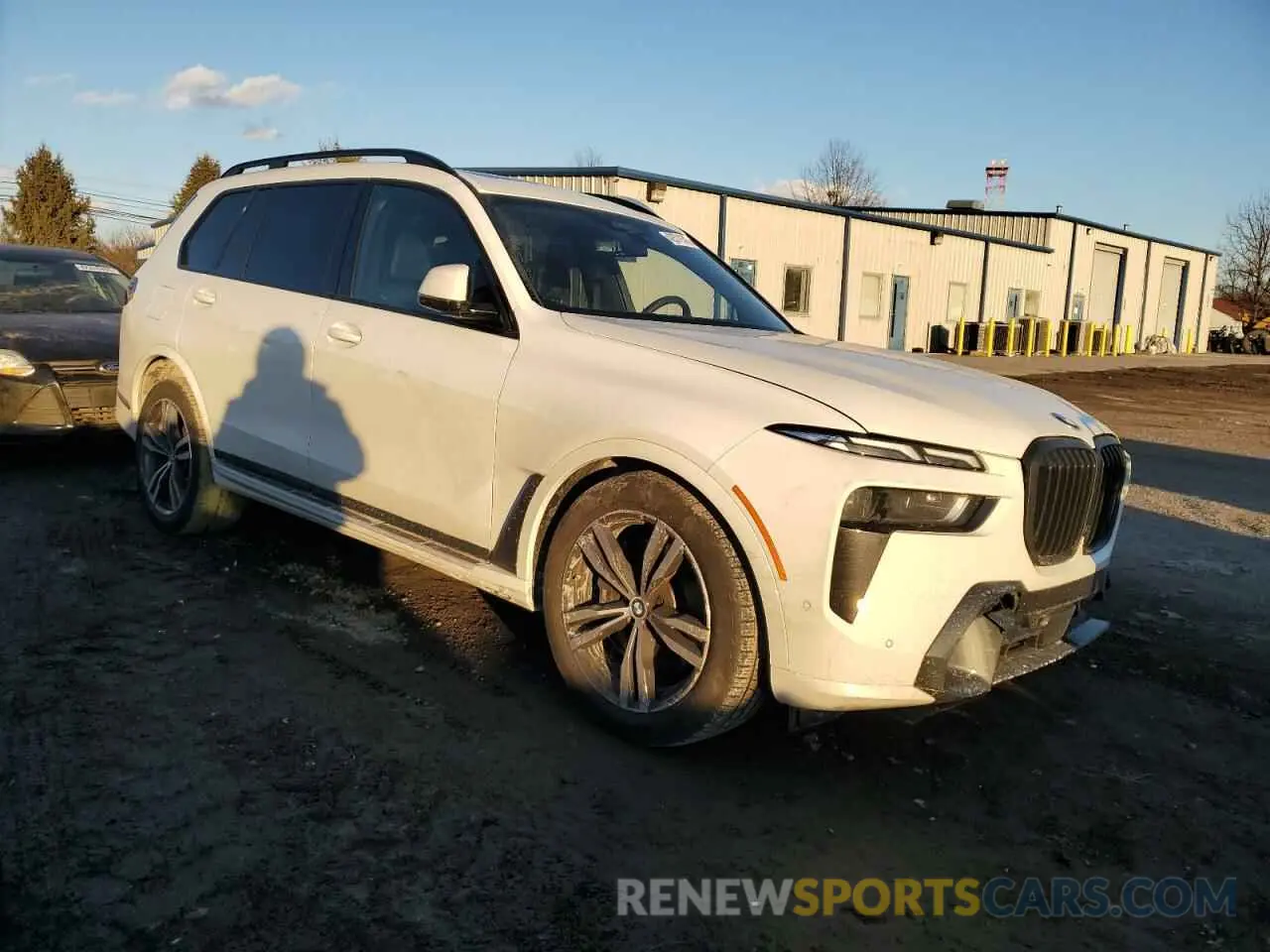 4 fotografías del automóvil dañado 5UX23EM03R9U48988 BMW X7 2024