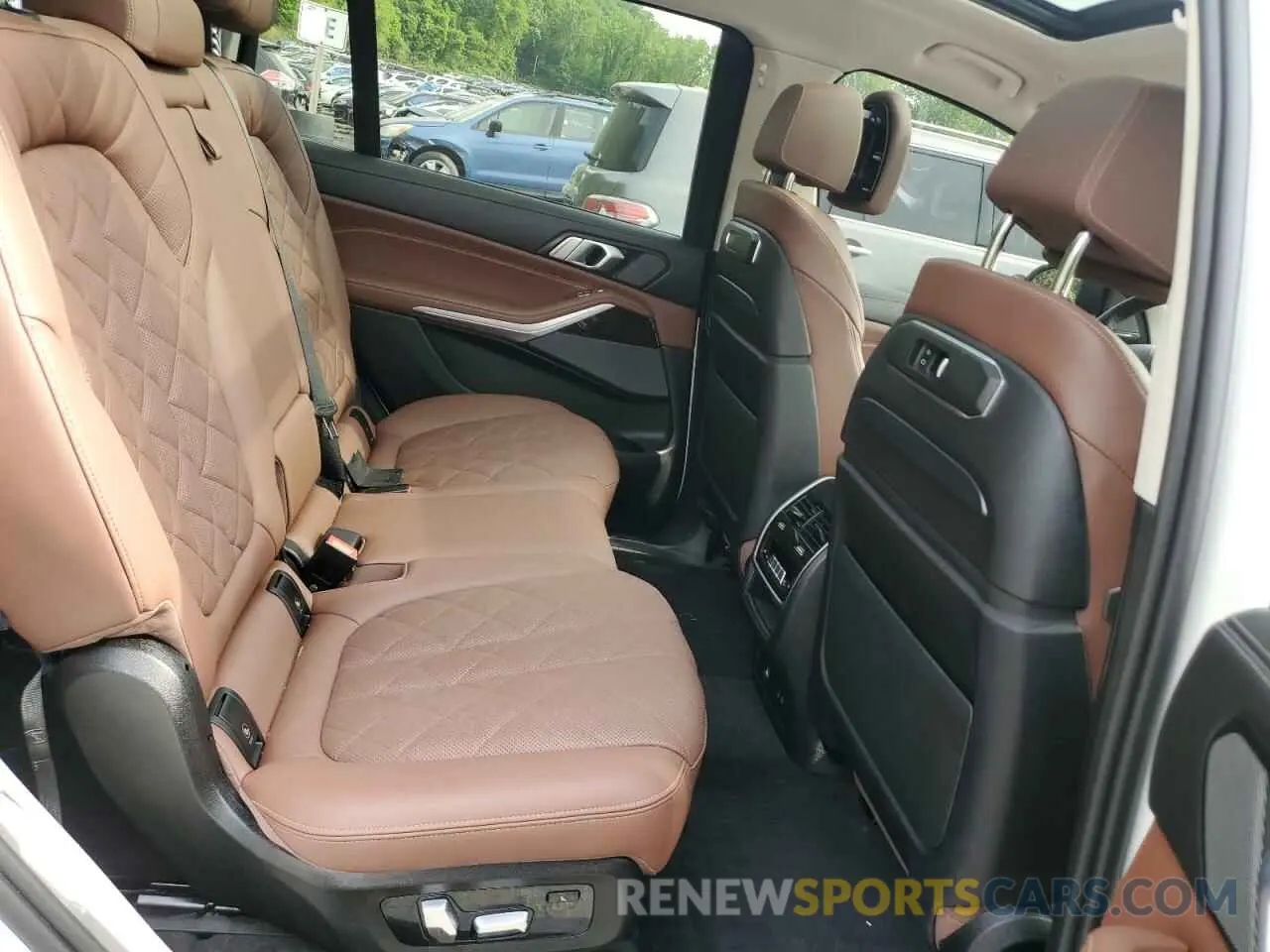 11 fotografías del automóvil dañado 5UX23EM03R9U92778 BMW X7 2024