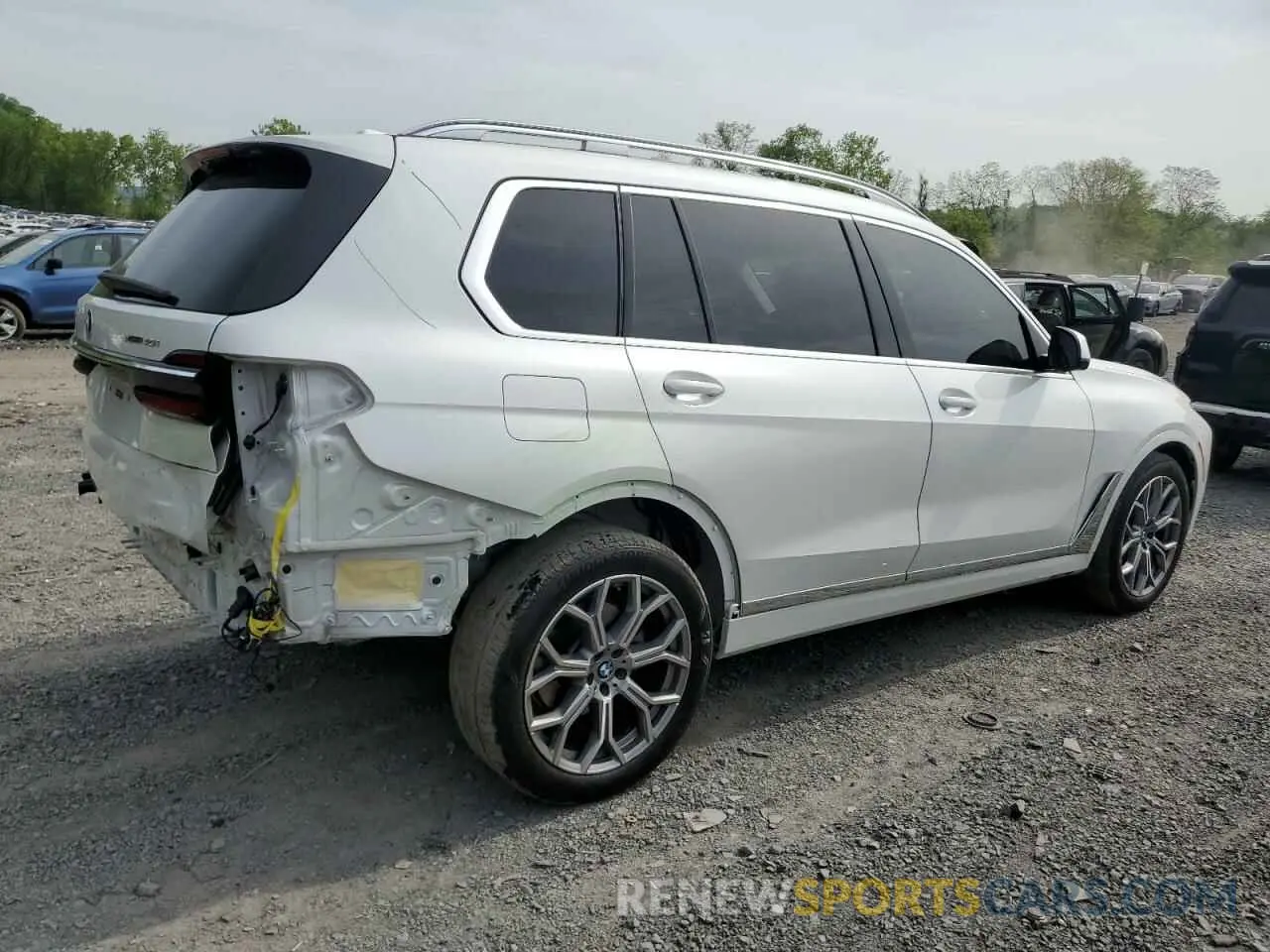 3 fotografías del automóvil dañado 5UX23EM03R9U92778 BMW X7 2024