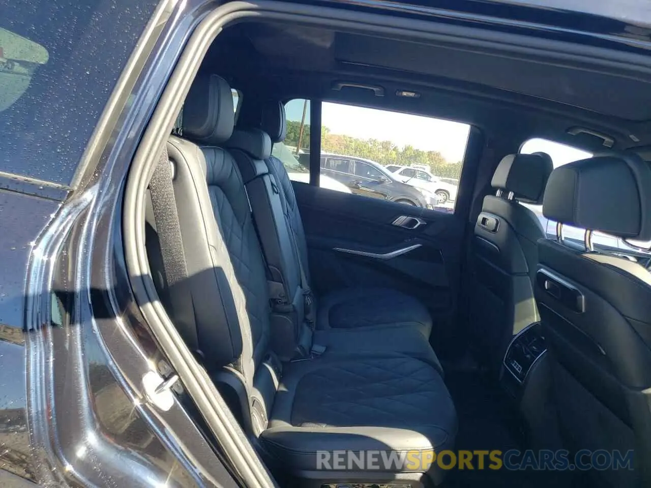 11 fotografías del automóvil dañado 5UX23EM04R9V24685 BMW X7 2024