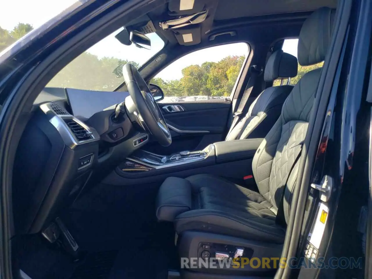 7 fotografías del automóvil dañado 5UX23EM04R9V24685 BMW X7 2024