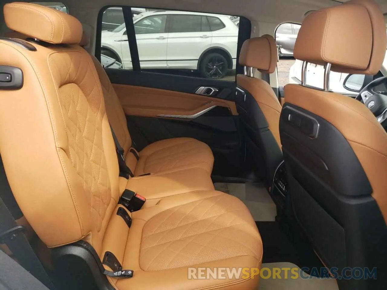 11 fotografías del automóvil dañado 5UX23EM05R9T00924 BMW X7 2024