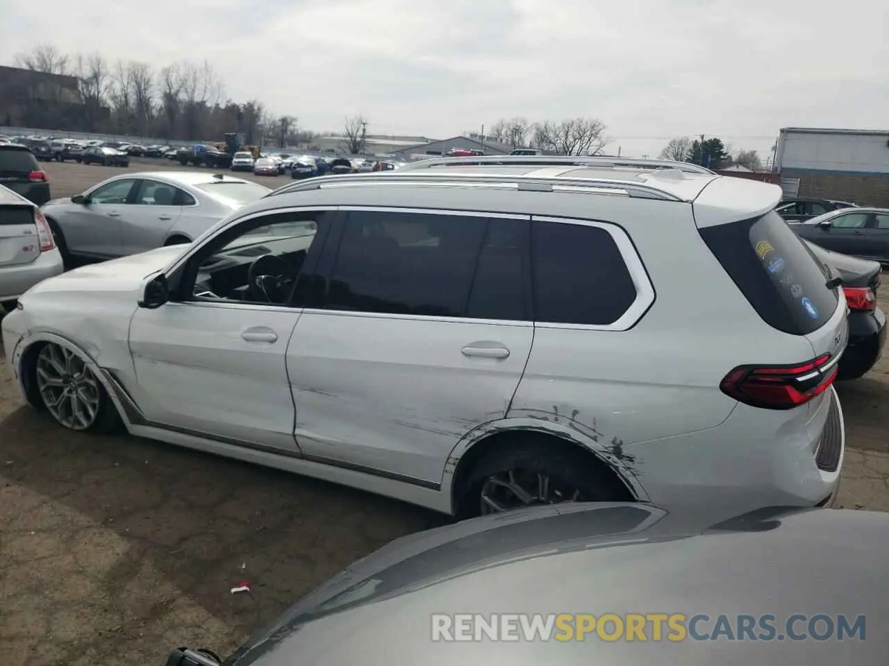 2 fotografías del automóvil dañado 5UX23EM05R9T00924 BMW X7 2024