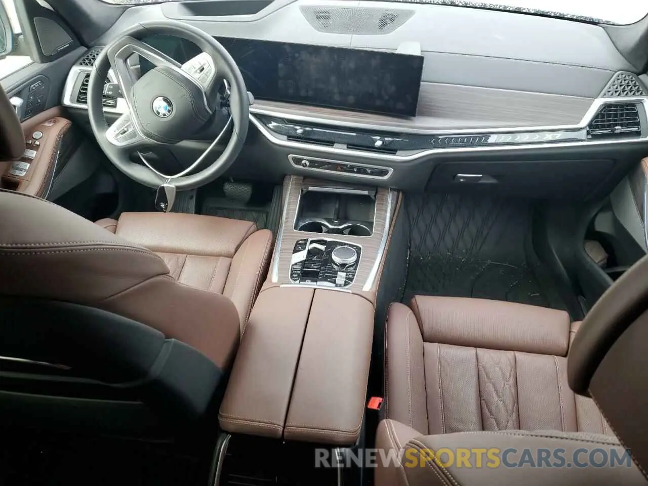 8 fotografías del automóvil dañado 5UX23EM06R9T96515 BMW X7 2024