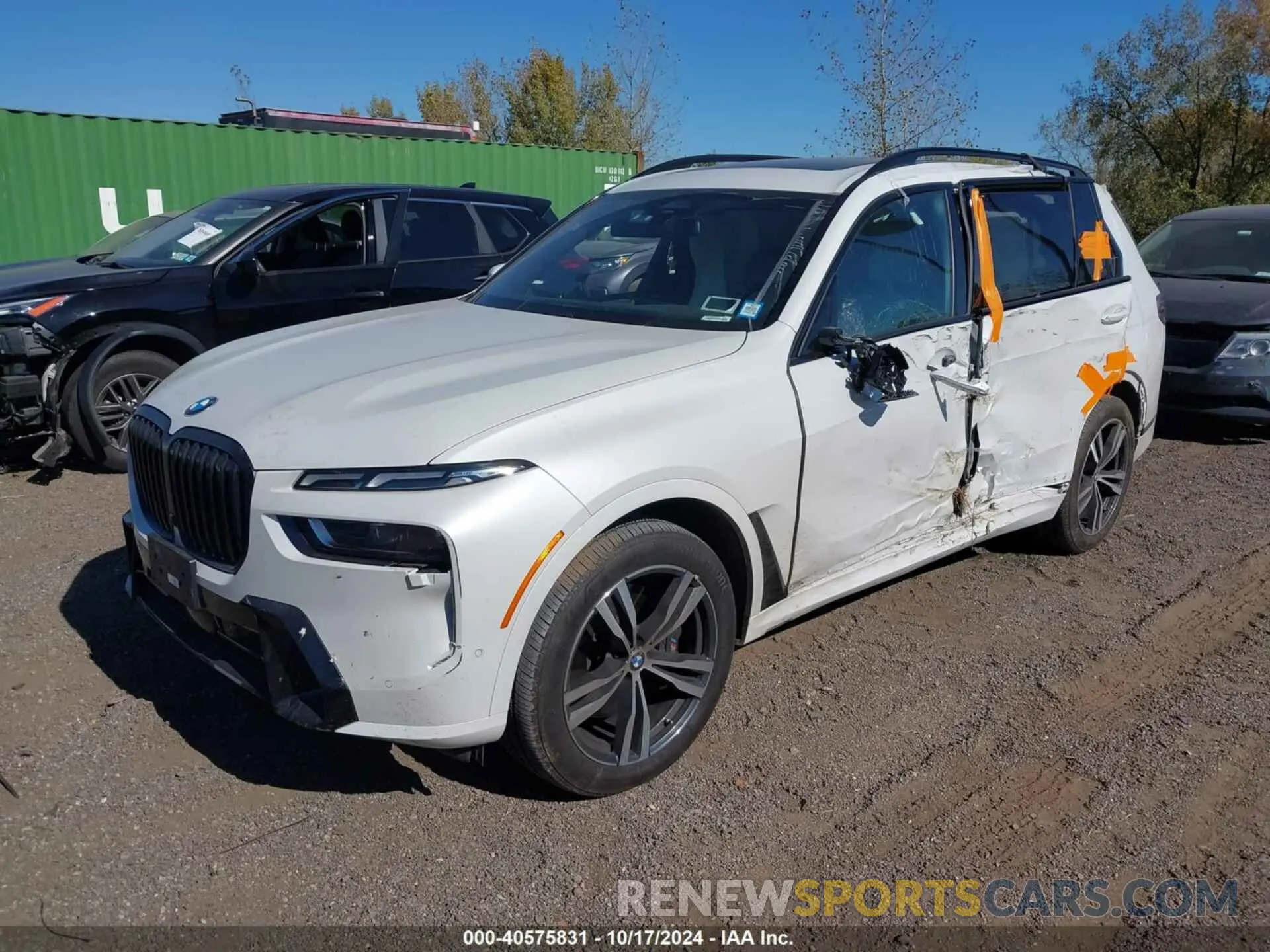 2 fotografías del automóvil dañado 5UX23EM07R9S29354 BMW X7 2024