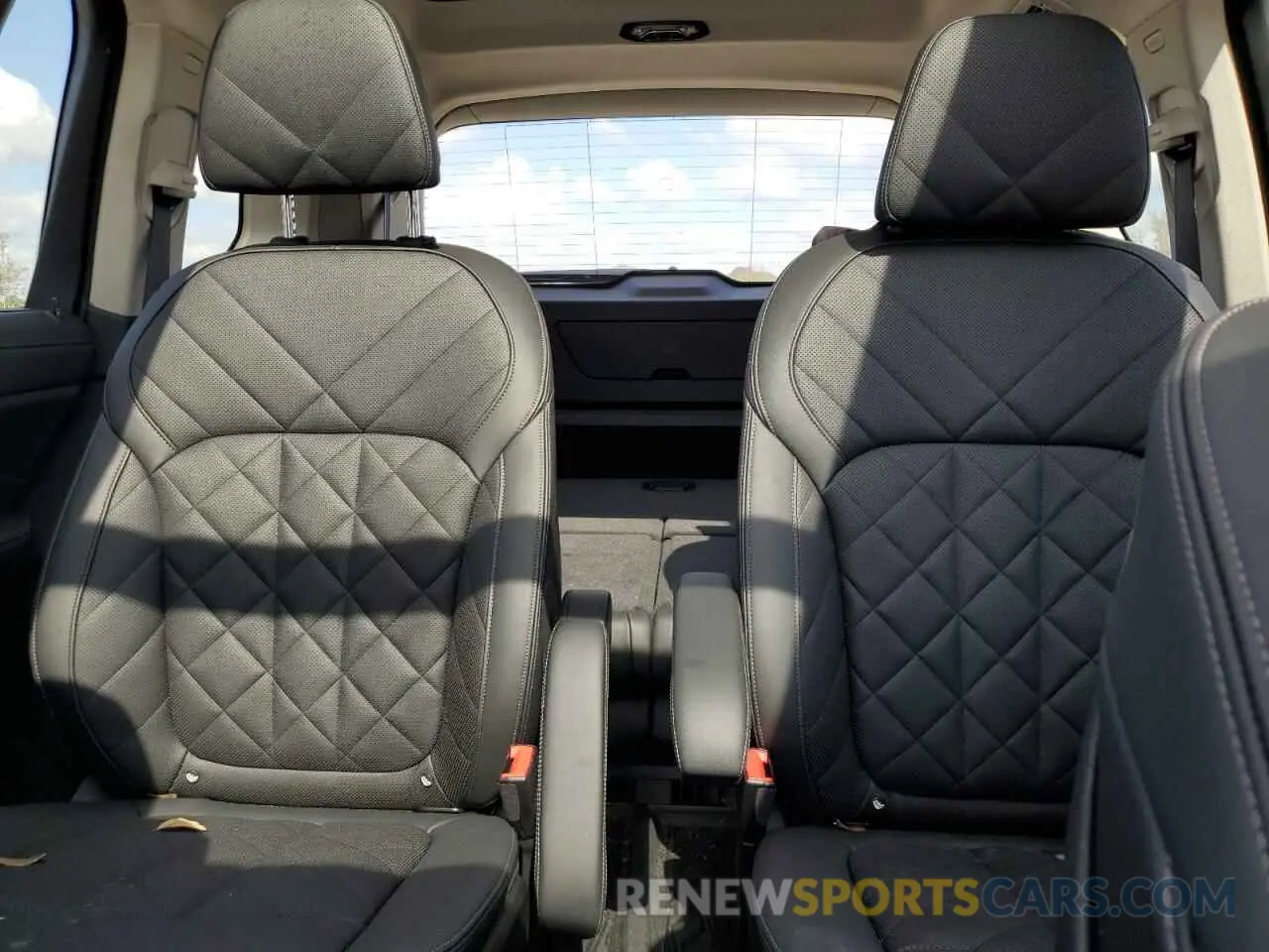 10 fotografías del automóvil dañado 5UX23EM07R9V13504 BMW X7 2024