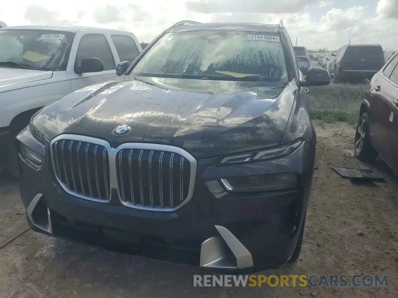 5 fotografías del automóvil dañado 5UX23EM07R9V13504 BMW X7 2024