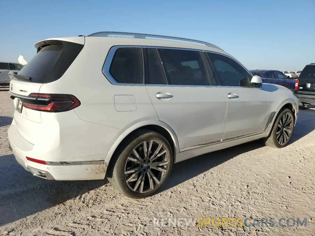3 fotografías del automóvil dañado 5UX23EM07R9V16547 BMW X7 2024