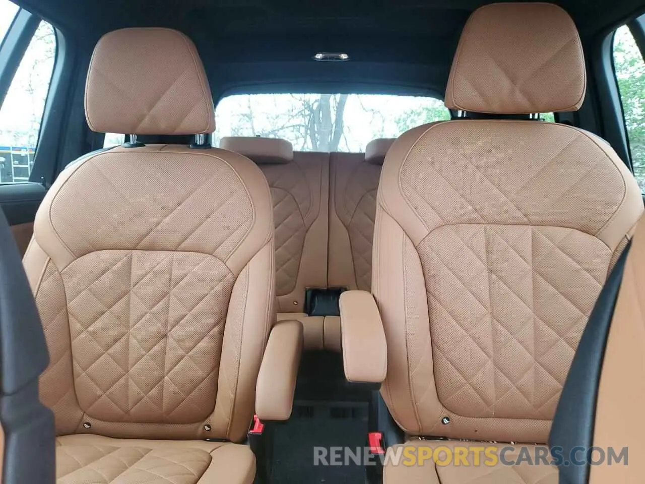 10 fotografías del automóvil dañado 5UX23EM08R9V63747 BMW X7 2024