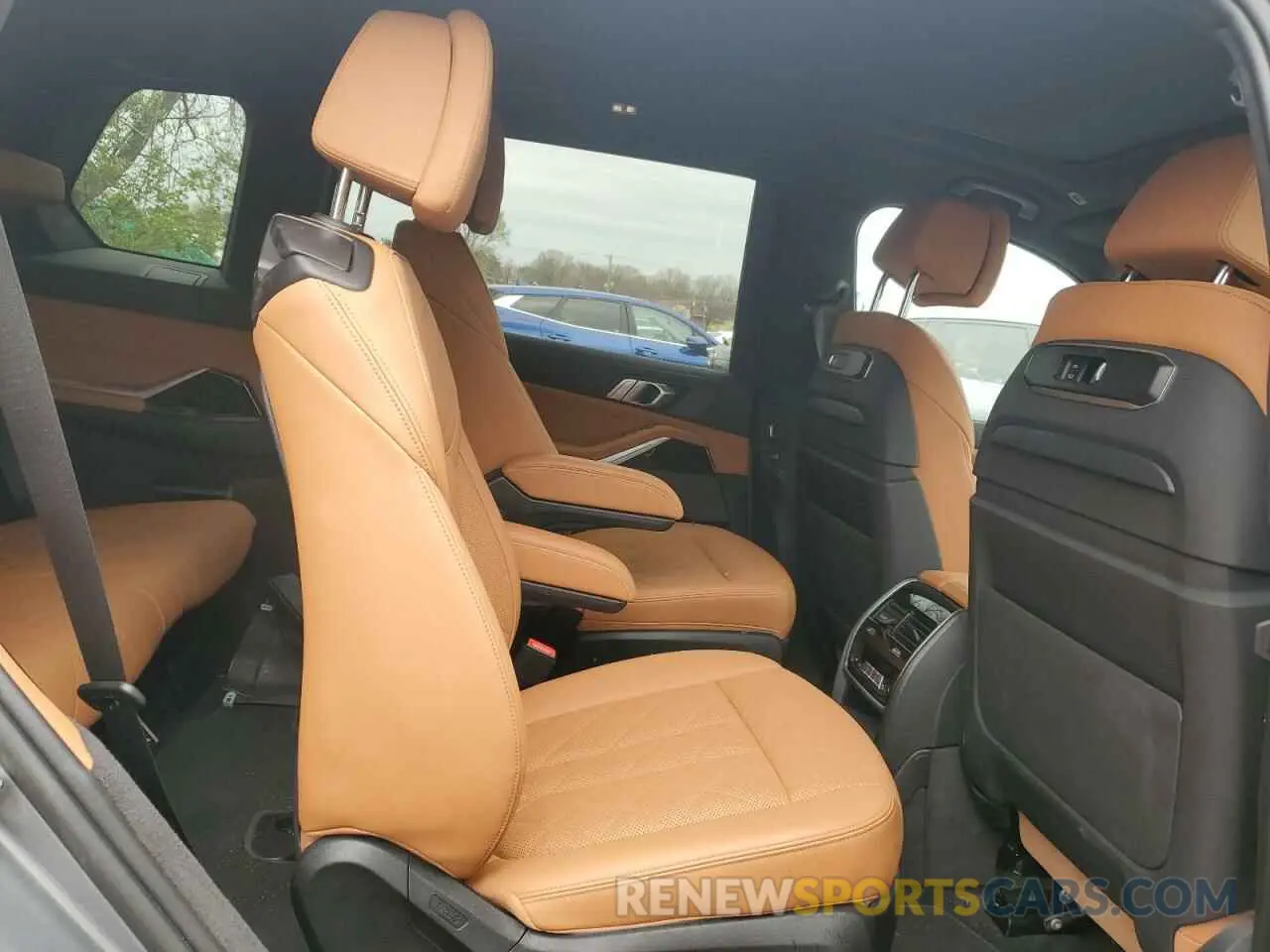 11 fotografías del automóvil dañado 5UX23EM08R9V63747 BMW X7 2024