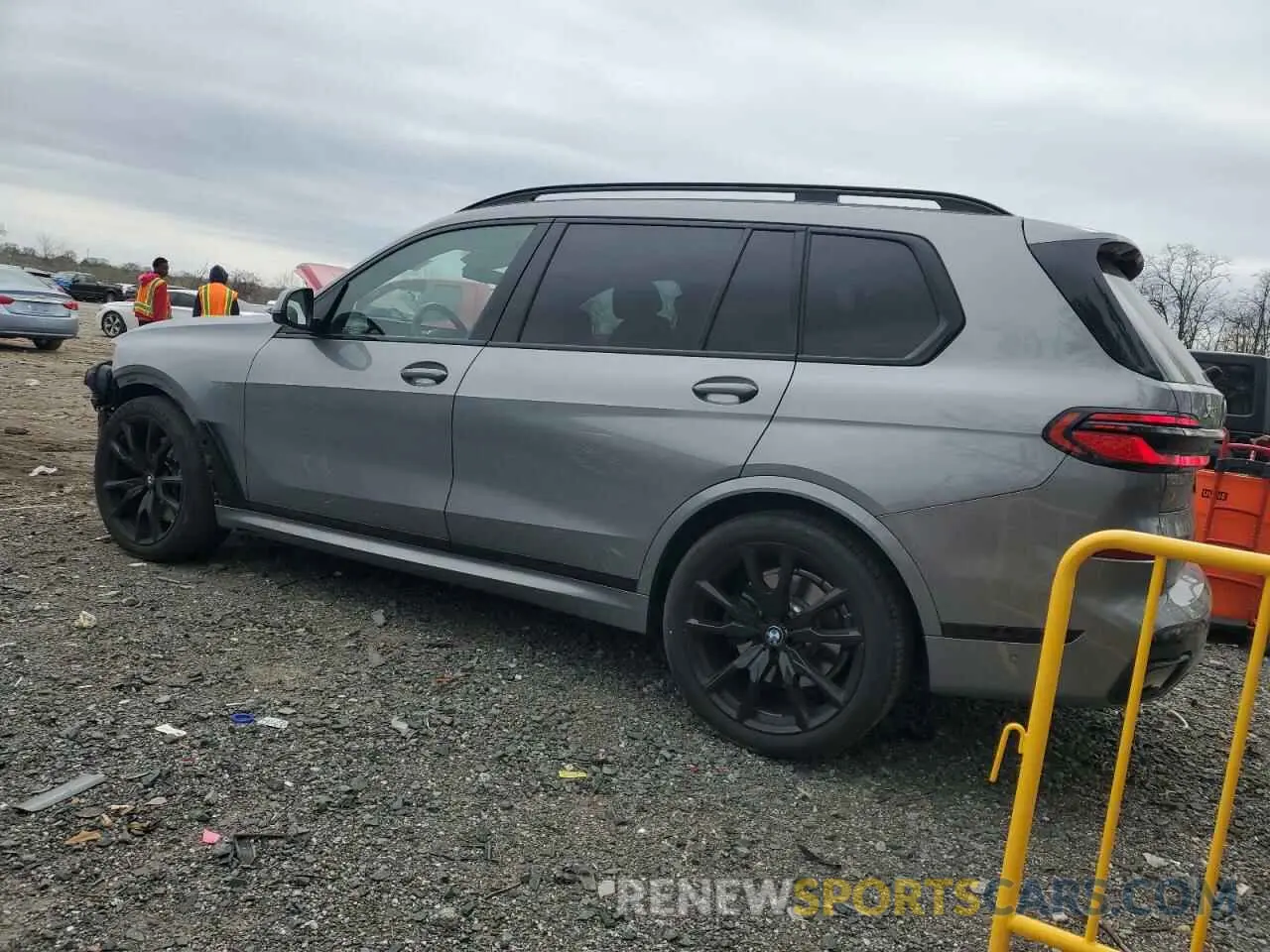 2 fotografías del automóvil dañado 5UX23EM08R9V63747 BMW X7 2024