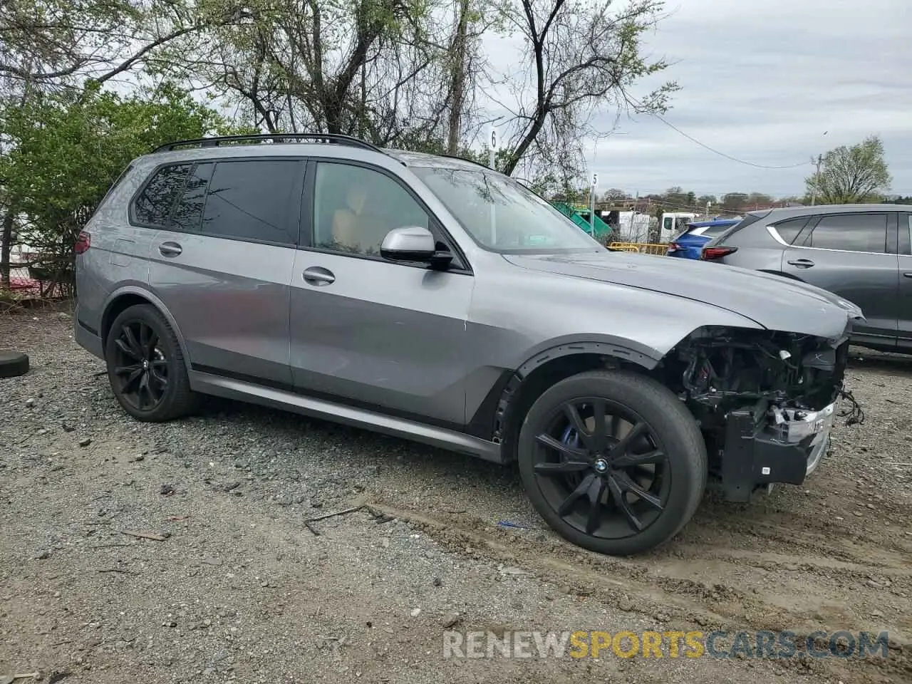 4 fotografías del automóvil dañado 5UX23EM08R9V63747 BMW X7 2024