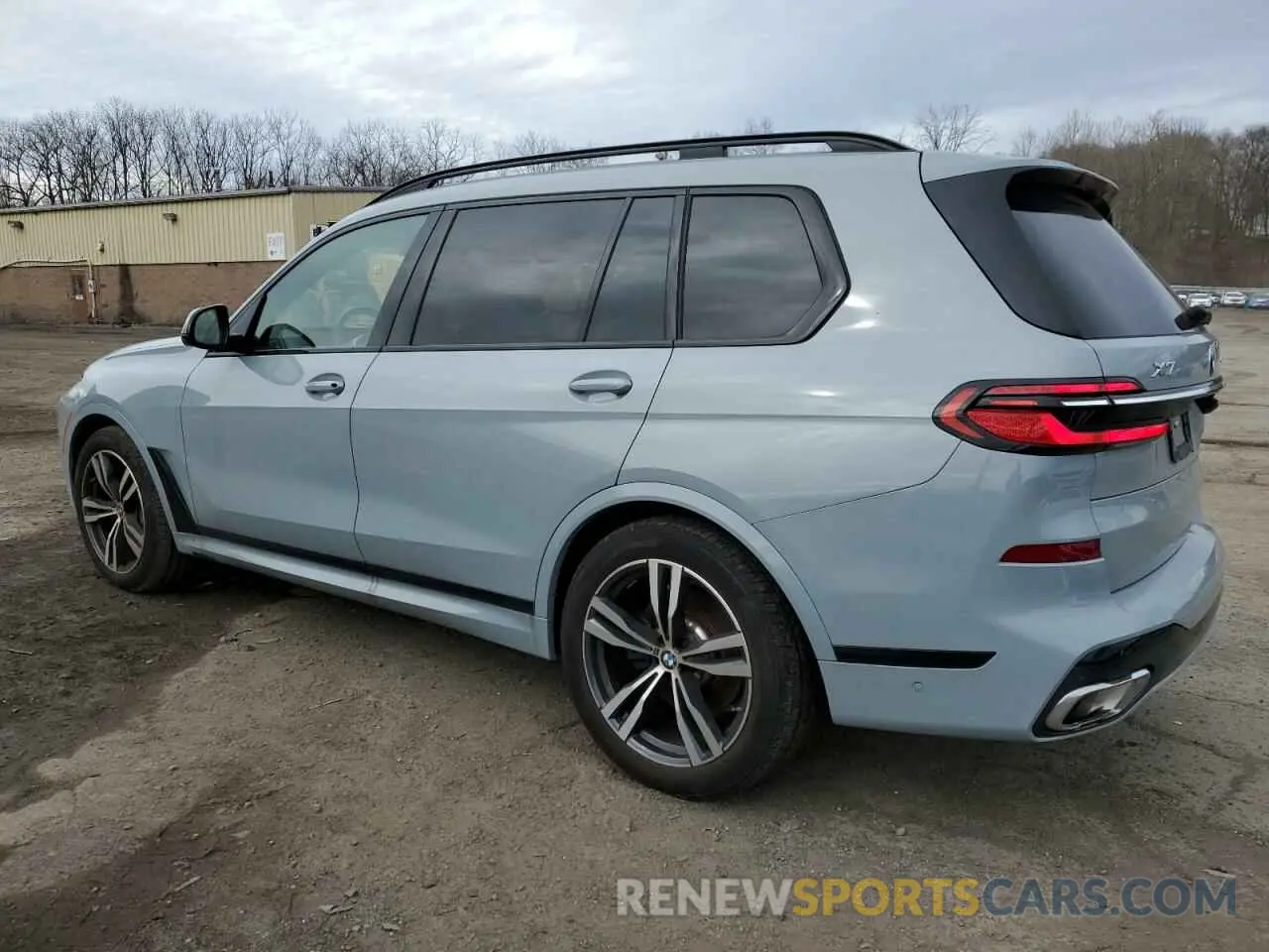 2 fotografías del automóvil dañado 5UX23EM09R9T84830 BMW X7 2024