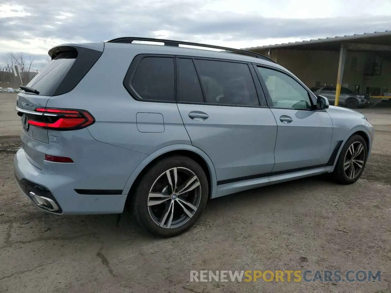 3 fotografías del automóvil dañado 5UX23EM09R9T84830 BMW X7 2024