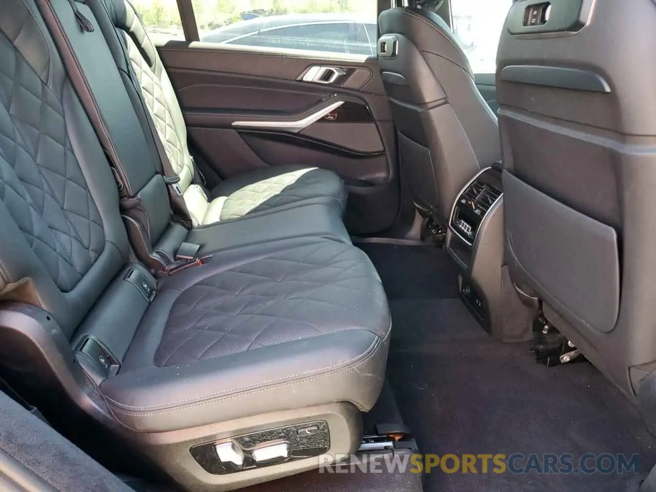 11 fotografías del automóvil dañado 5UX23EM09R9T85217 BMW X7 2024