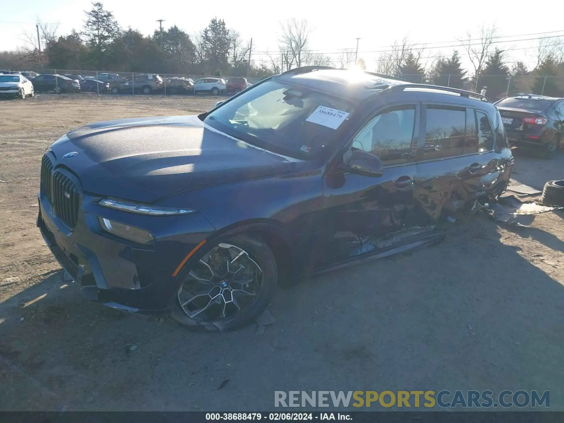 2 fotografías del automóvil dañado 5UX33EM00R9T18784 BMW X7 2024