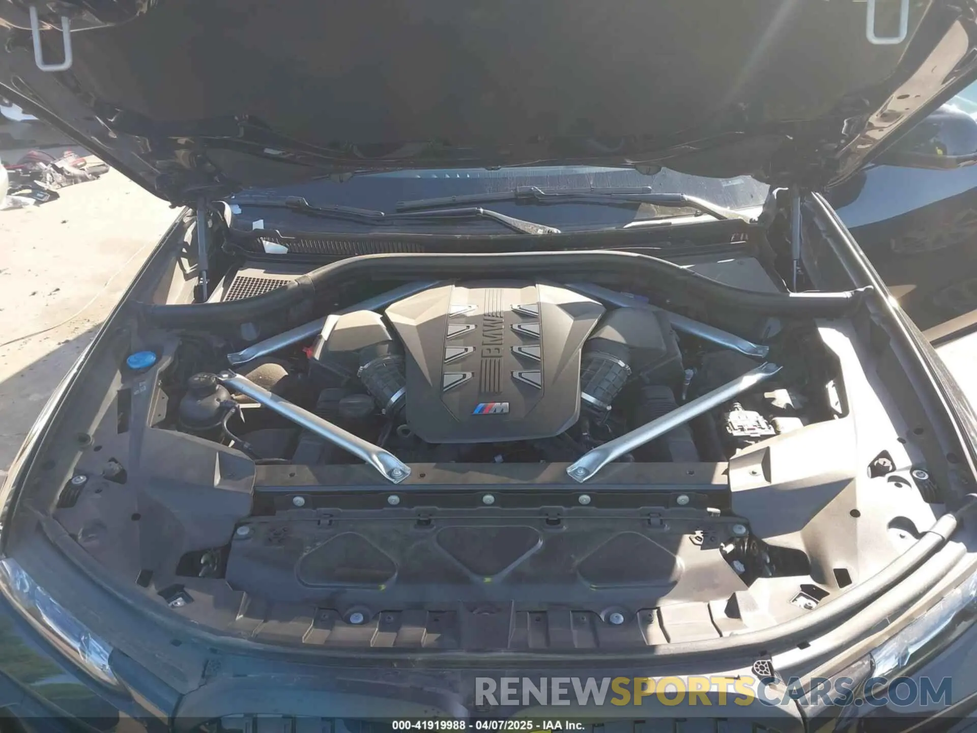 10 fotografías del automóvil dañado 5UX33EM09R9U06877 BMW X7 2024