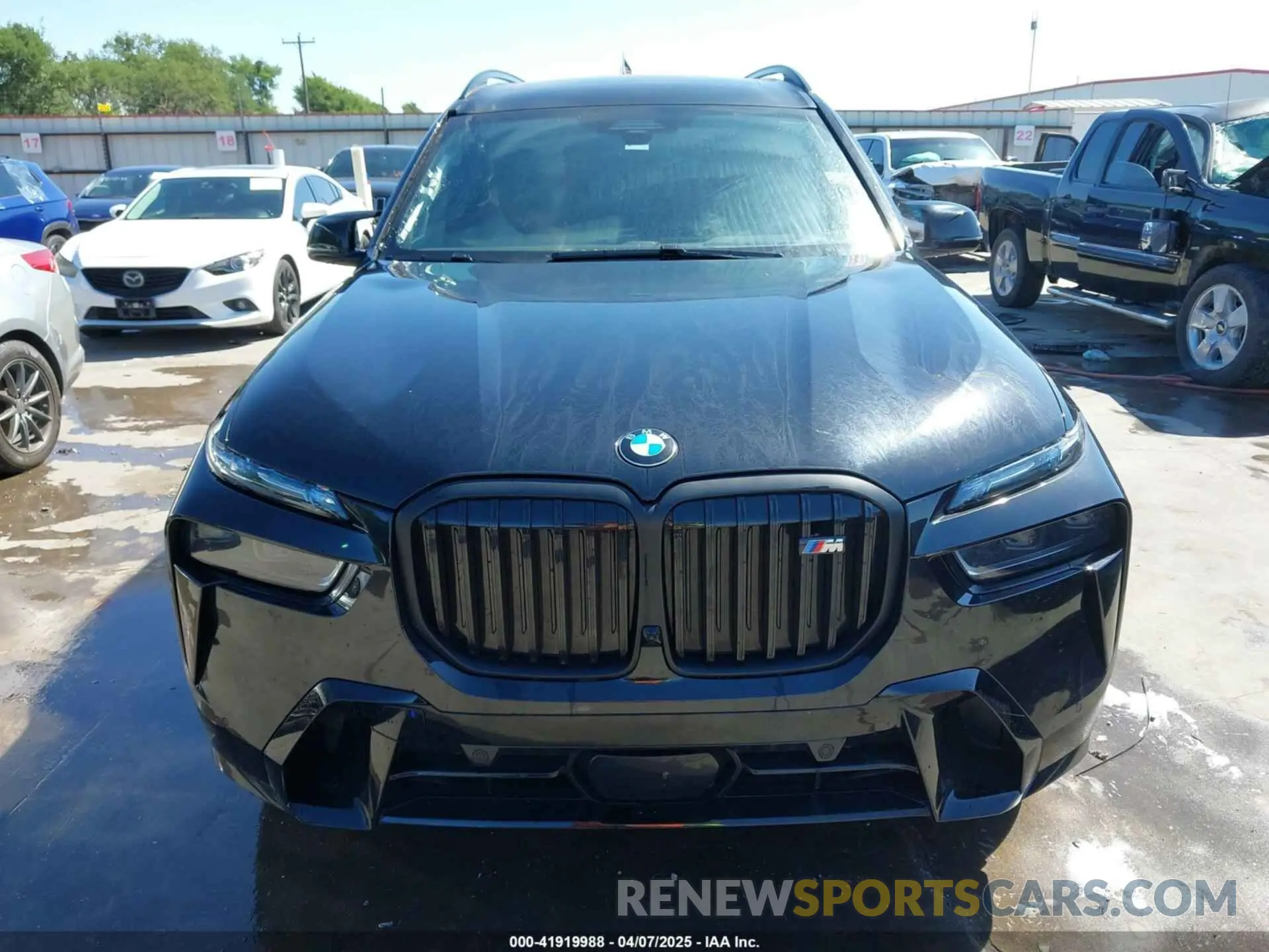13 fotografías del automóvil dañado 5UX33EM09R9U06877 BMW X7 2024
