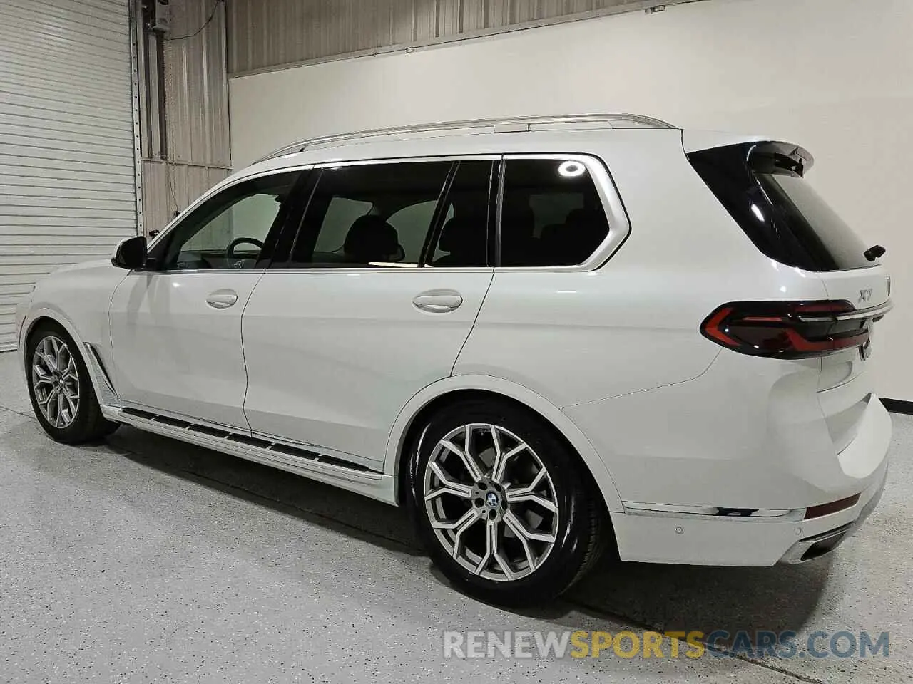 2 fotografías del automóvil dañado 5UX23EM00S9W33358 BMW X7 2025