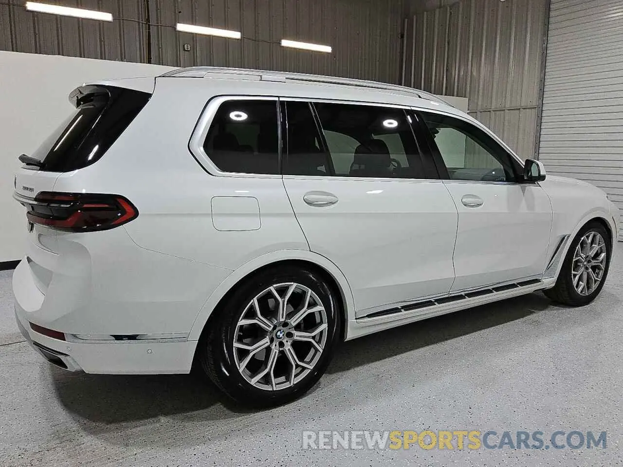 3 fotografías del automóvil dañado 5UX23EM00S9W33358 BMW X7 2025