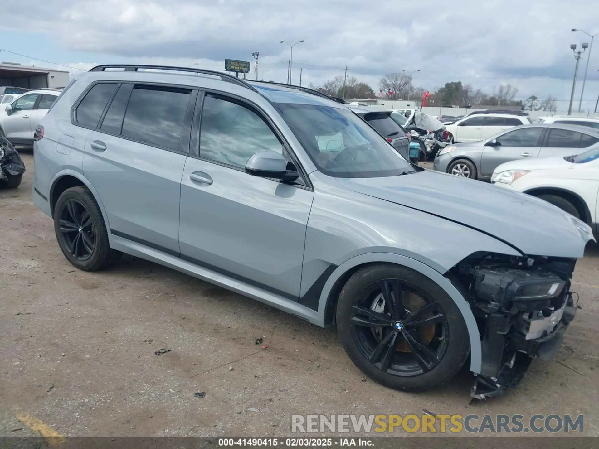 1 fotografías del automóvil dañado 5UX23EM01S9W23566 BMW X7 2025