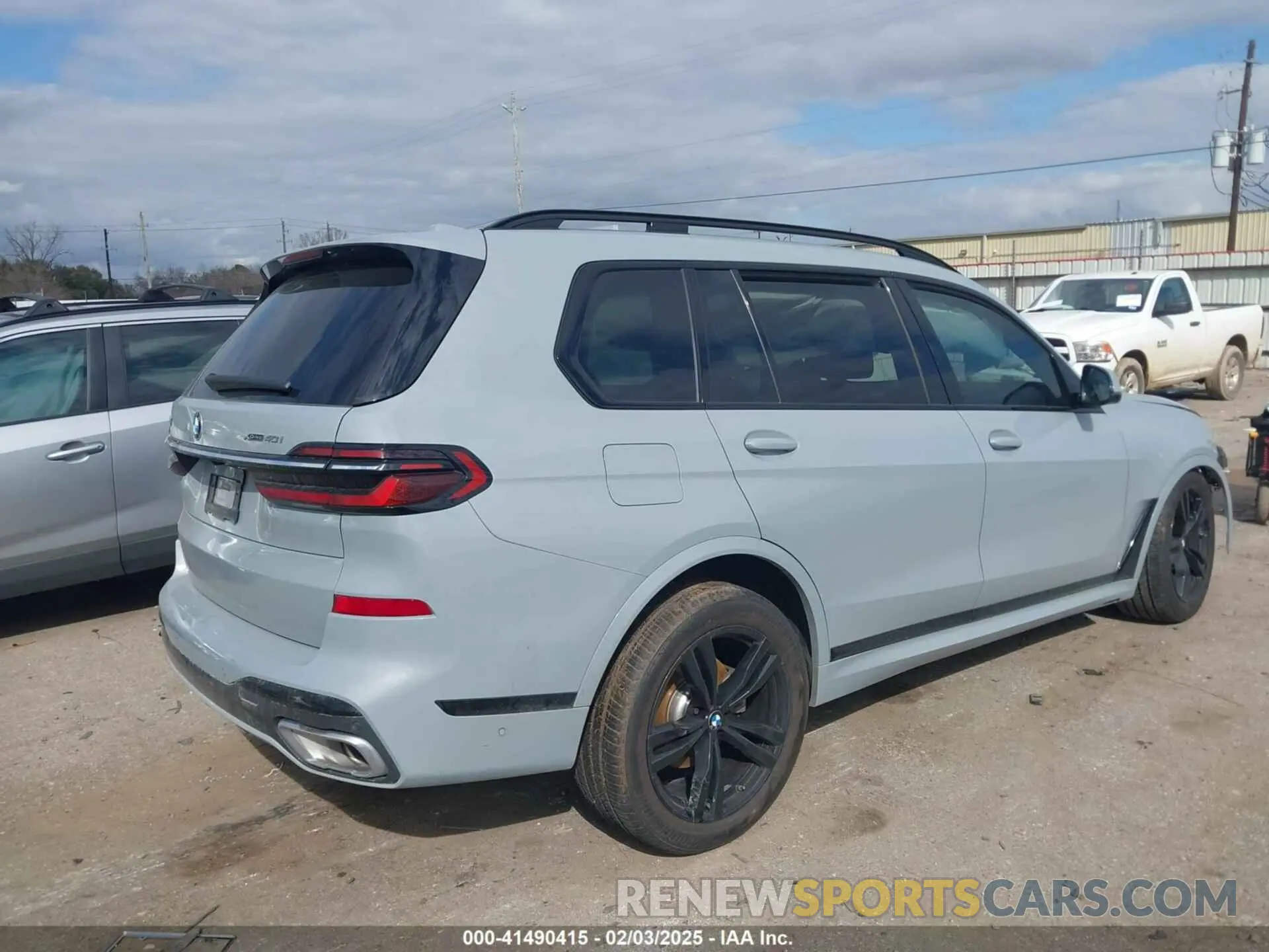 4 fotografías del automóvil dañado 5UX23EM01S9W23566 BMW X7 2025
