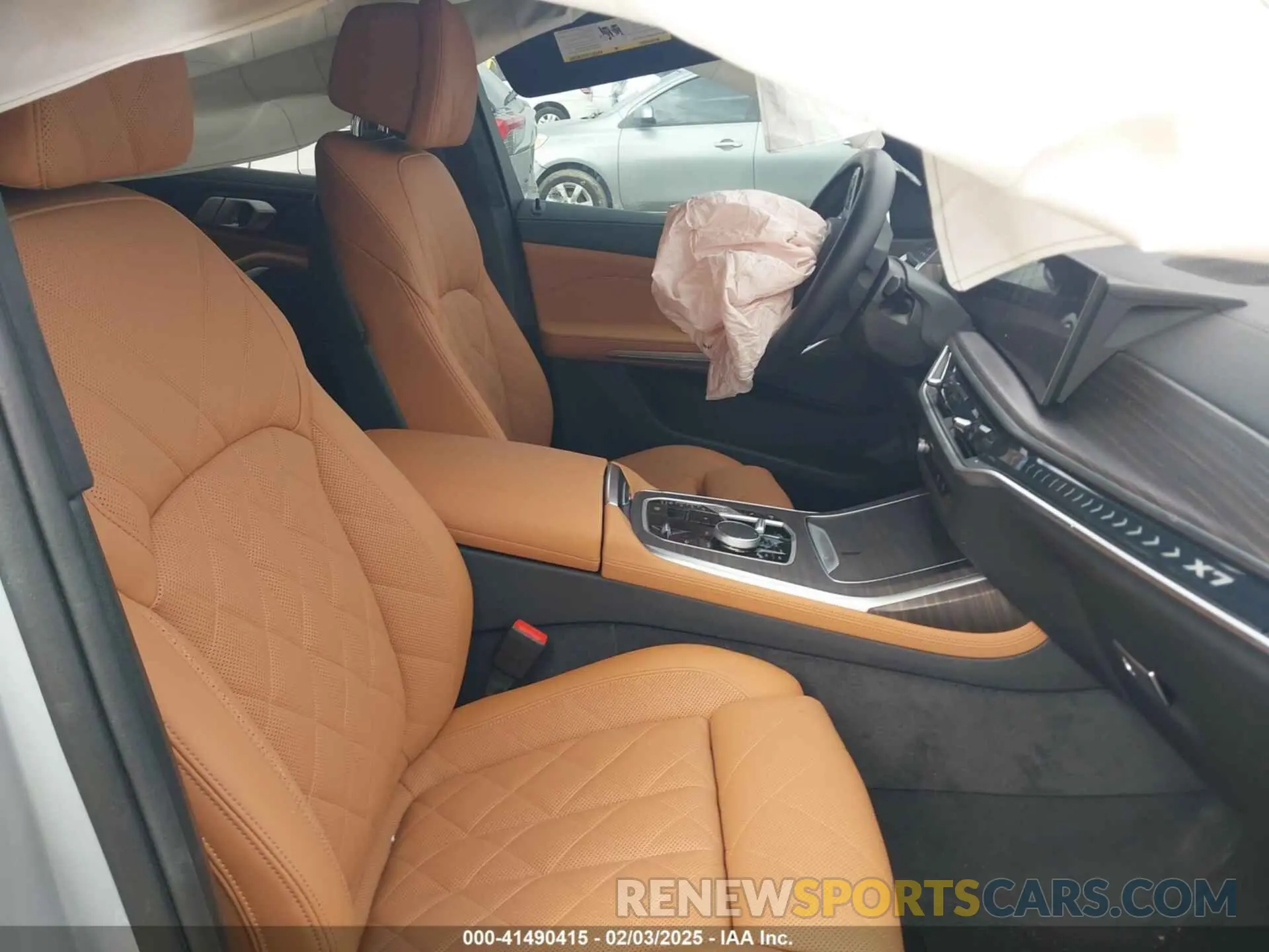 5 fotografías del automóvil dañado 5UX23EM01S9W23566 BMW X7 2025