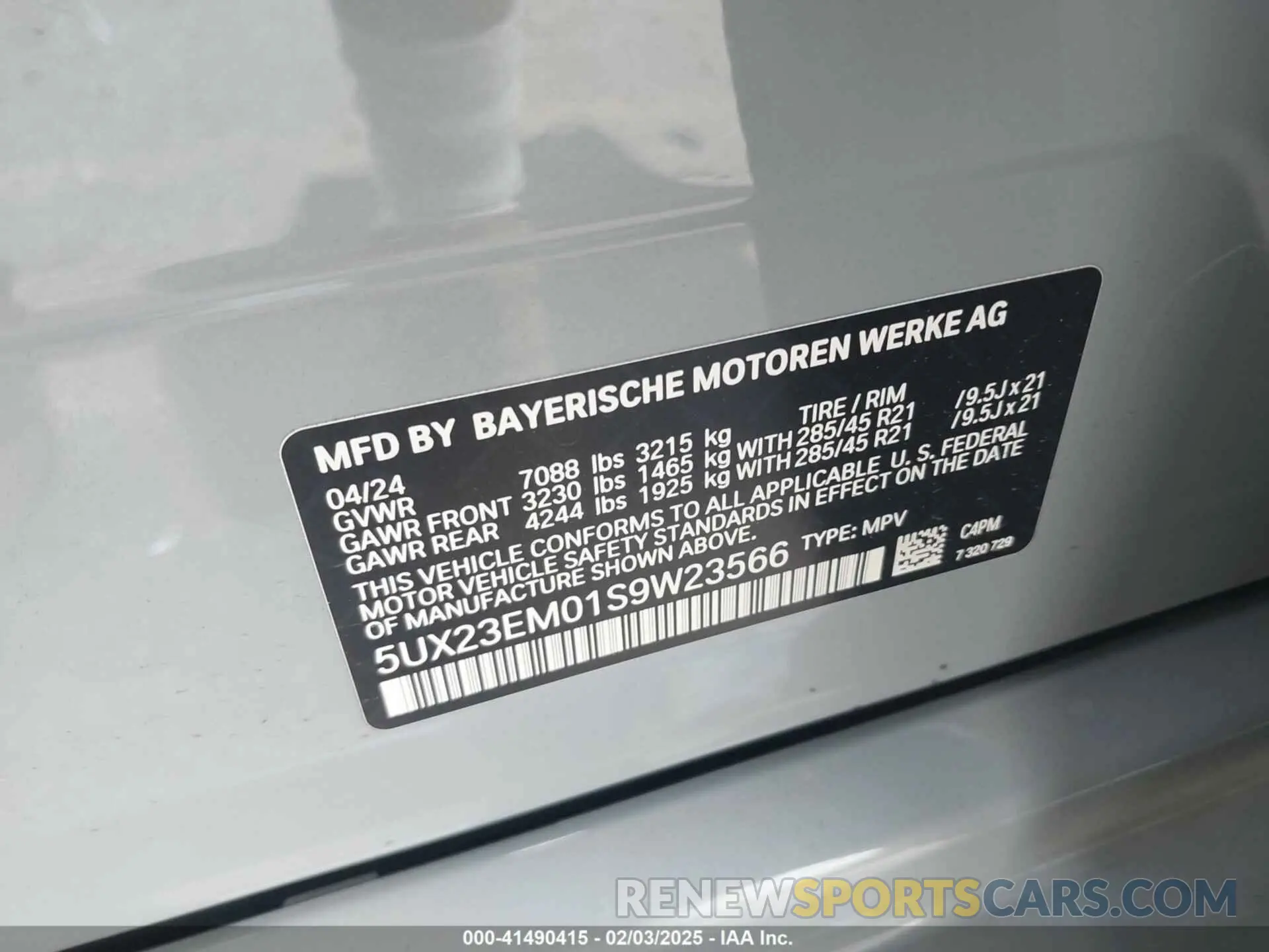 9 fotografías del automóvil dañado 5UX23EM01S9W23566 BMW X7 2025