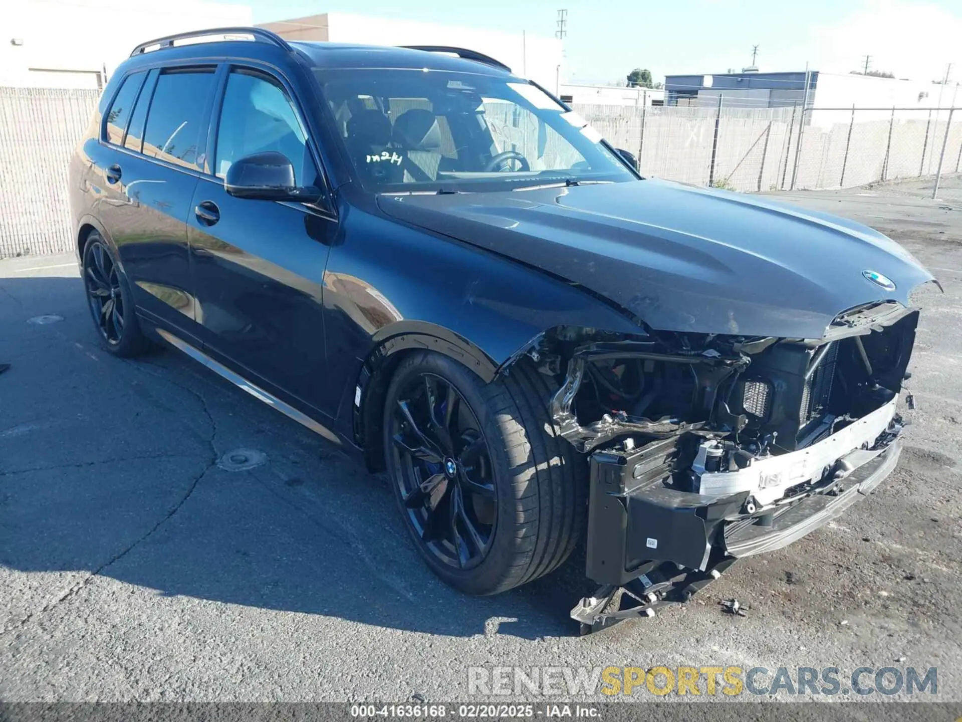 1 fotografías del automóvil dañado 5UX23EM03S9Y00103 BMW X7 2025