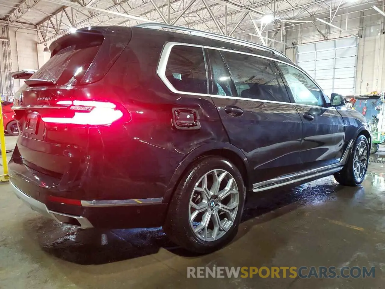 3 fotografías del automóvil dañado 5UX23EM03S9Y27690 BMW X7 2025